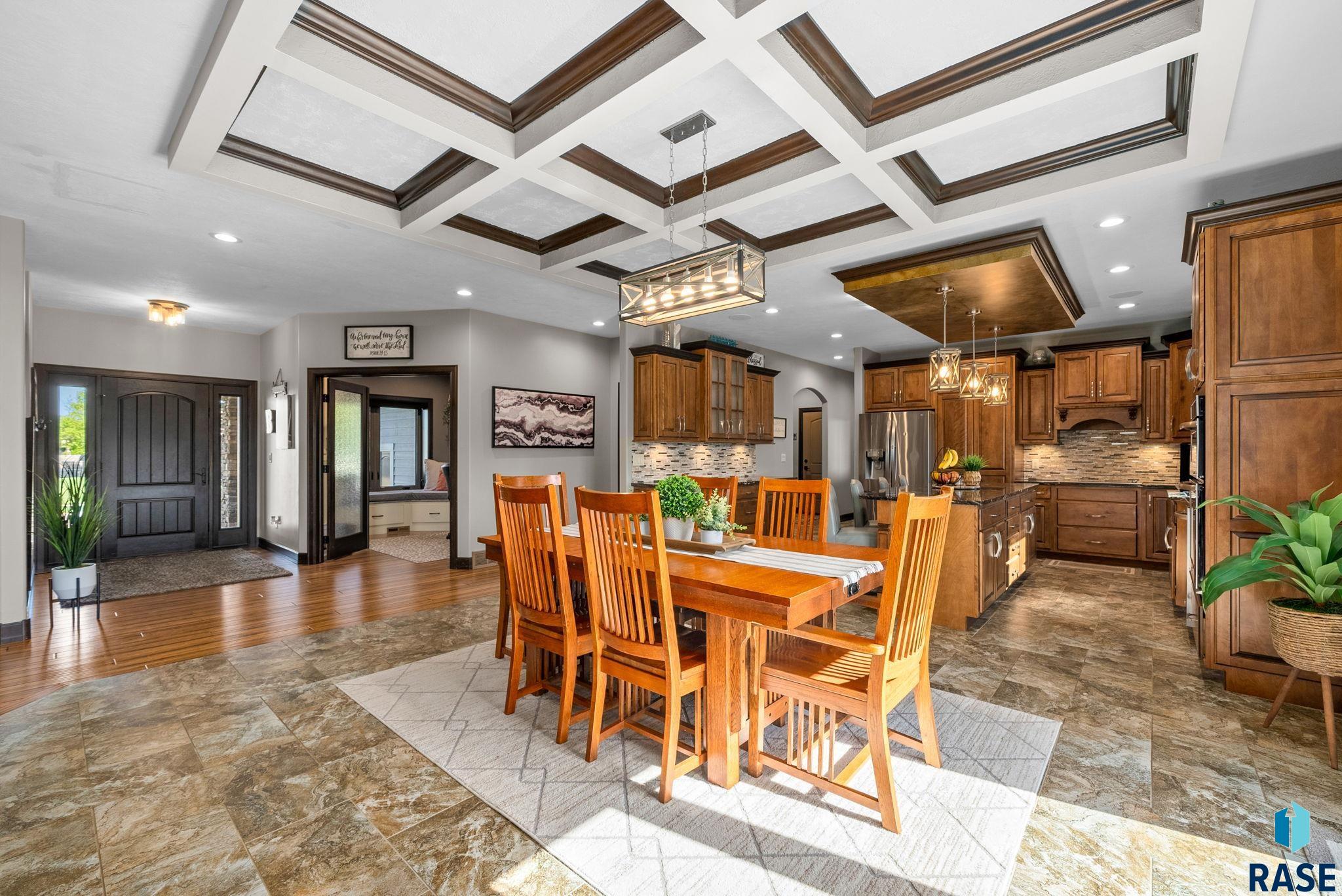 1301 Hyannis Port Ln, Sioux Falls