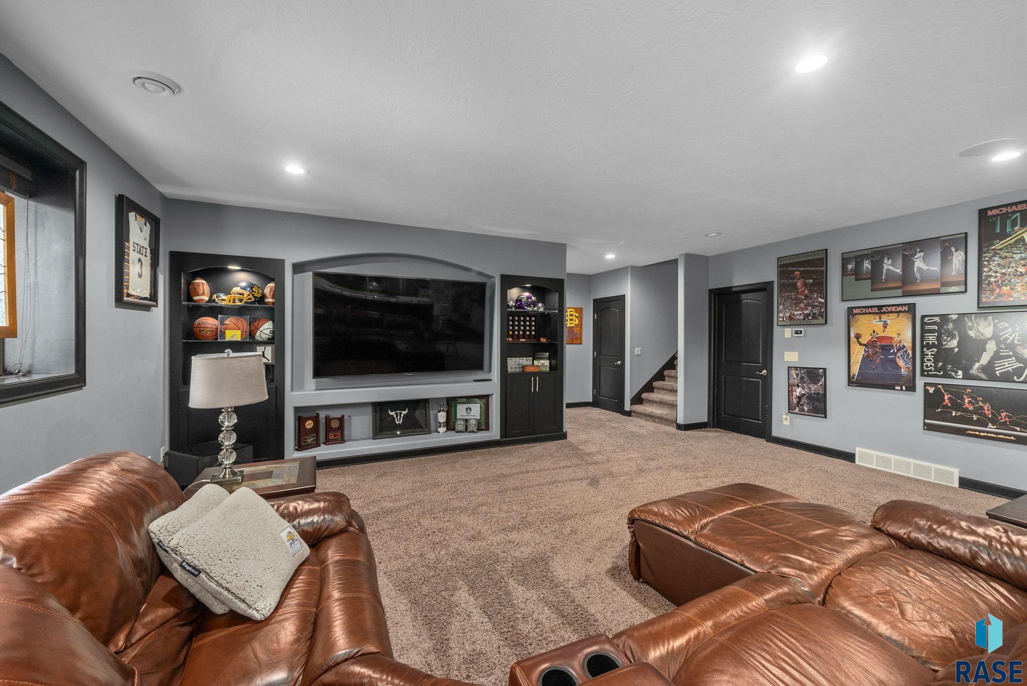 1301 Hyannis Port Ln, Sioux Falls