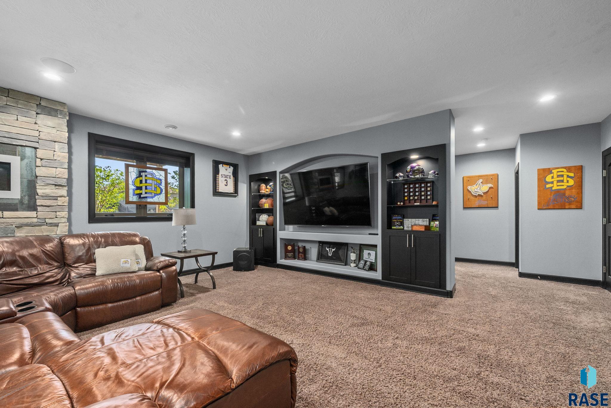 1301 Hyannis Port Ln, Sioux Falls