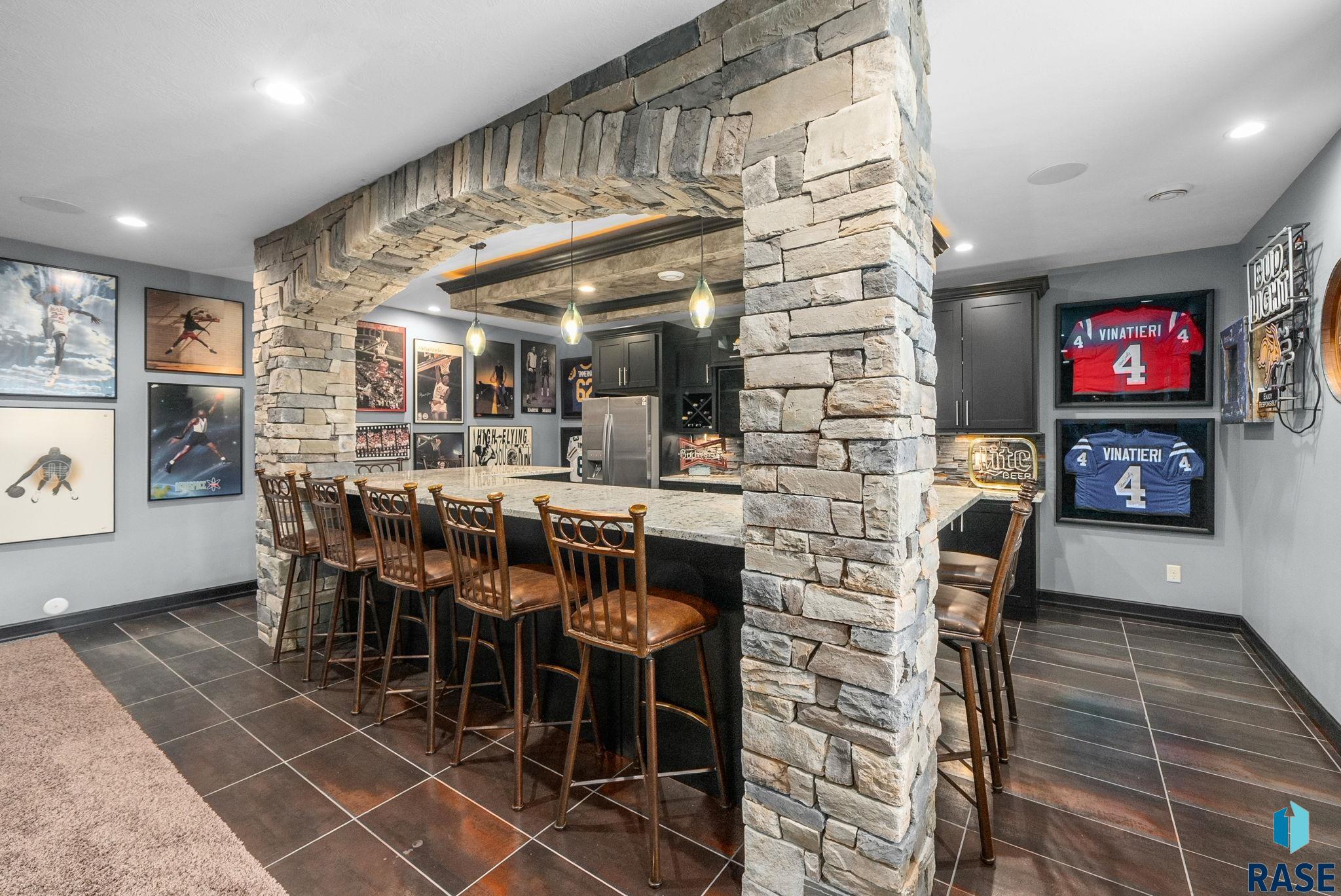 1301 Hyannis Port Ln, Sioux Falls