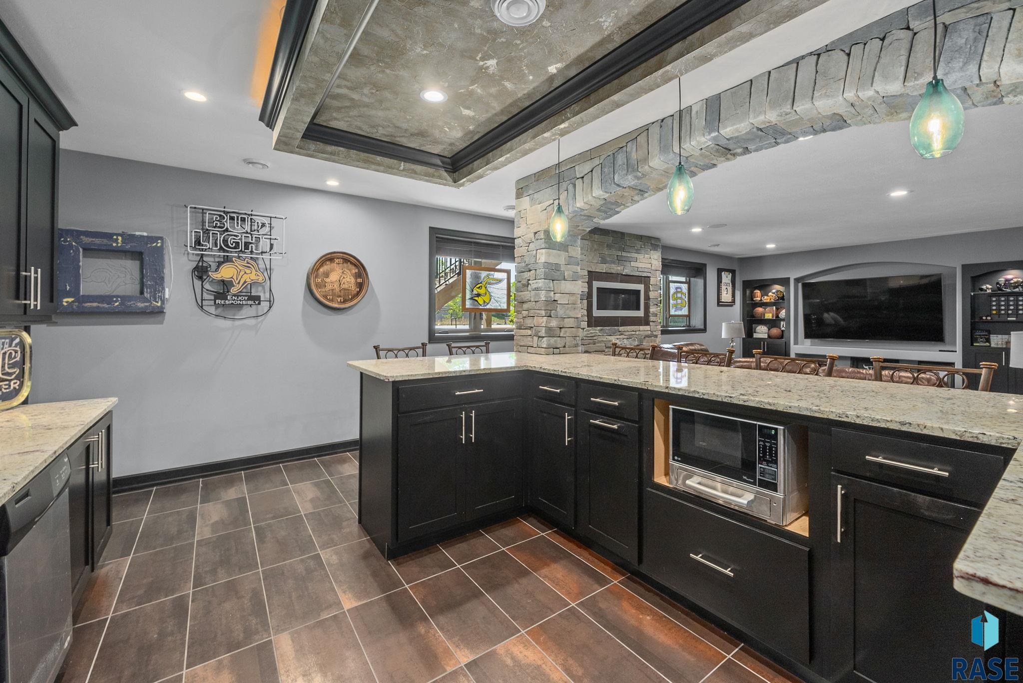1301 Hyannis Port Ln, Sioux Falls