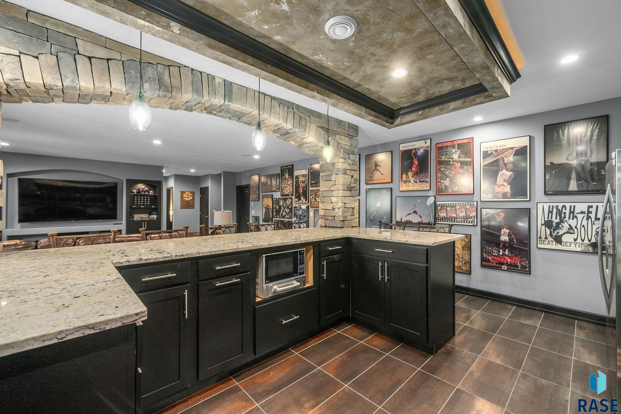 1301 Hyannis Port Ln, Sioux Falls