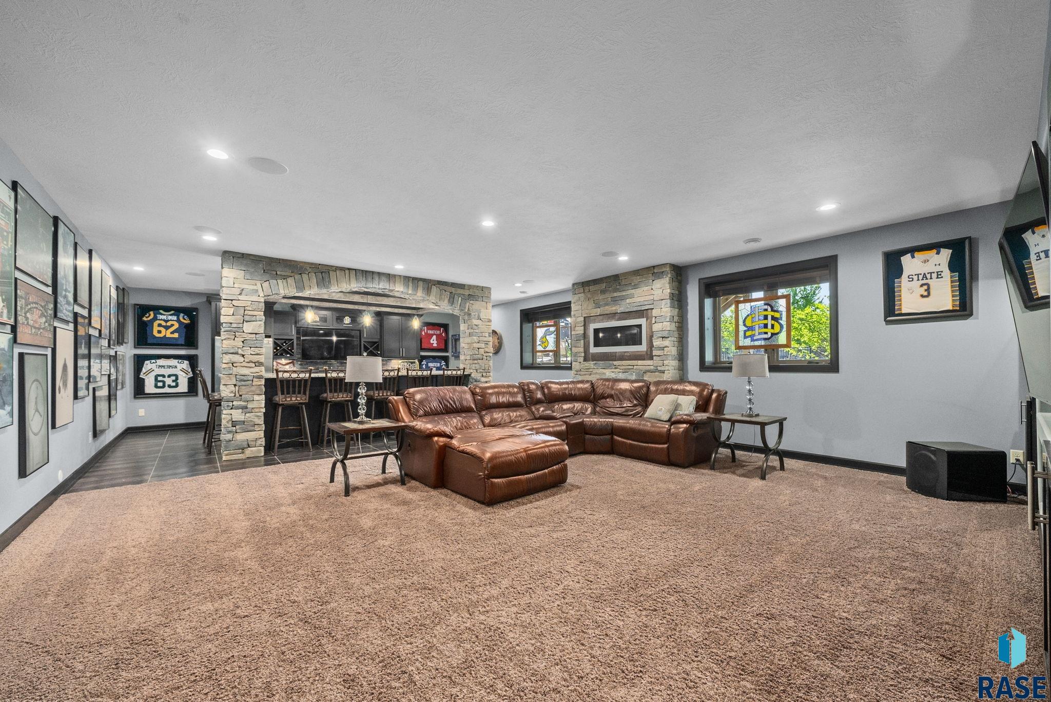 1301 Hyannis Port Ln, Sioux Falls