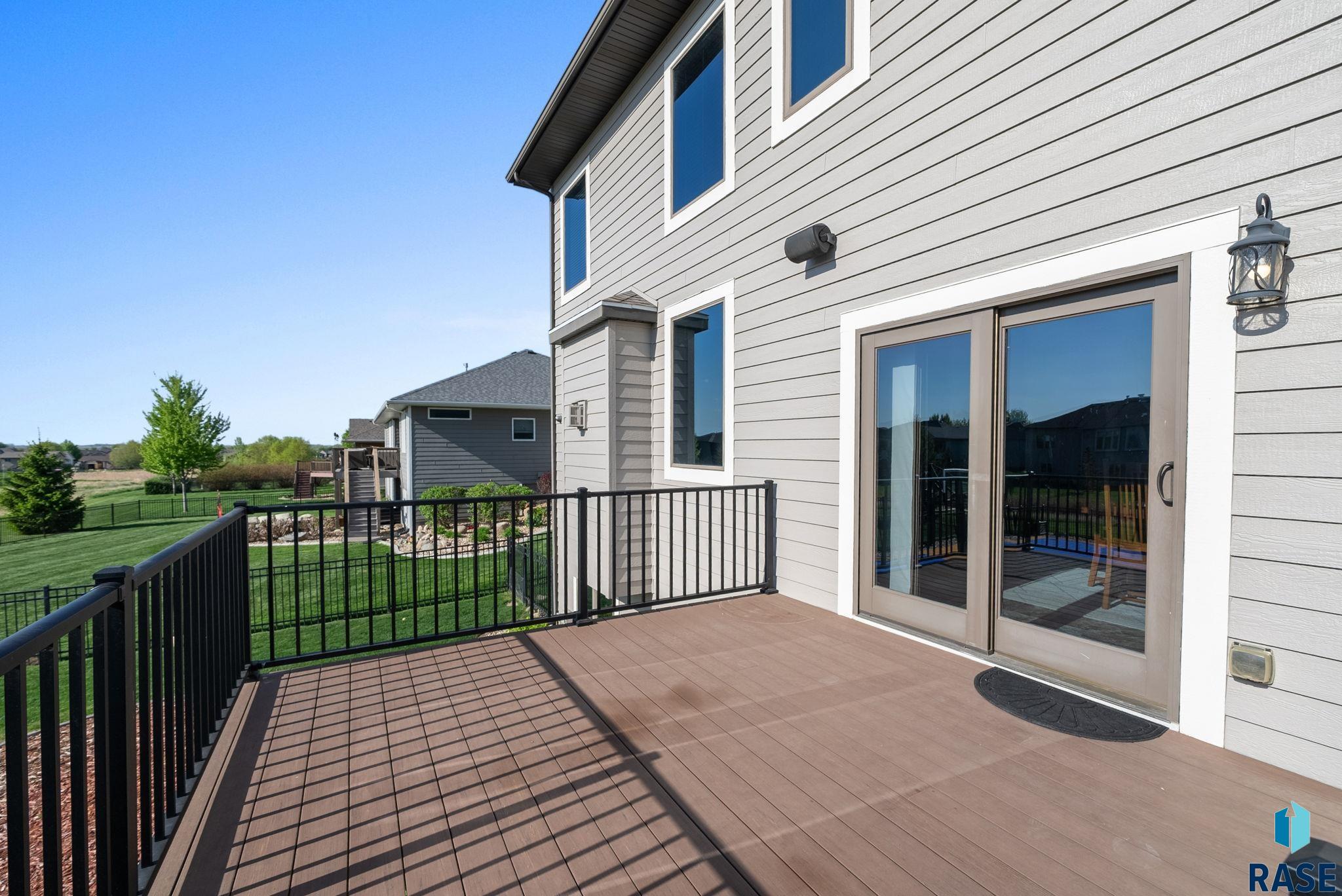 1301 Hyannis Port Ln, Sioux Falls