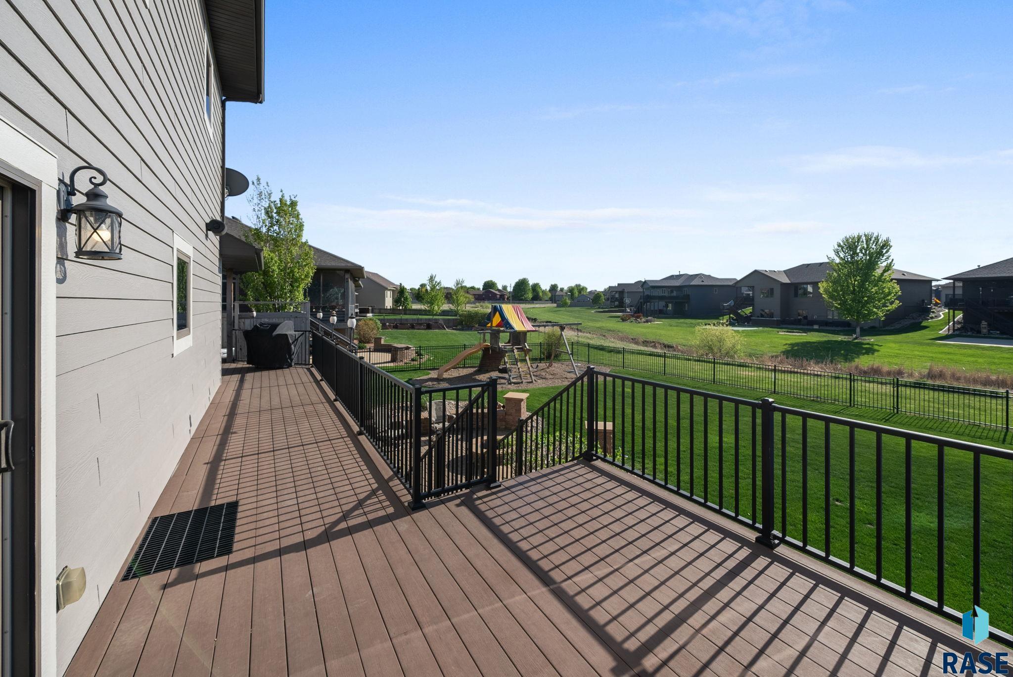 1301 Hyannis Port Ln, Sioux Falls