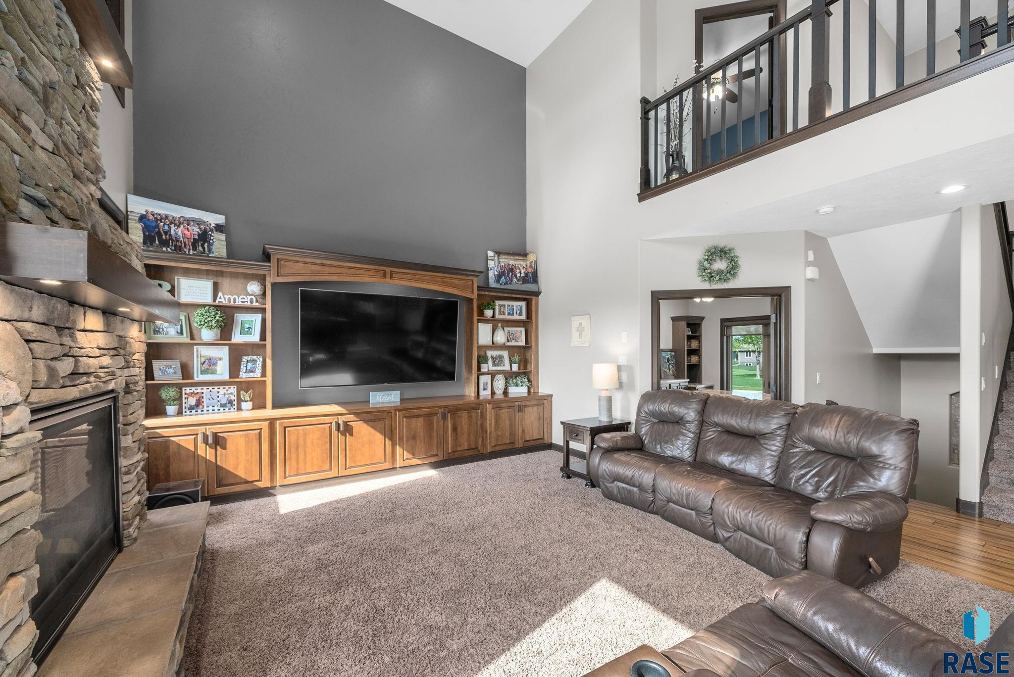 1301 Hyannis Port Ln, Sioux Falls