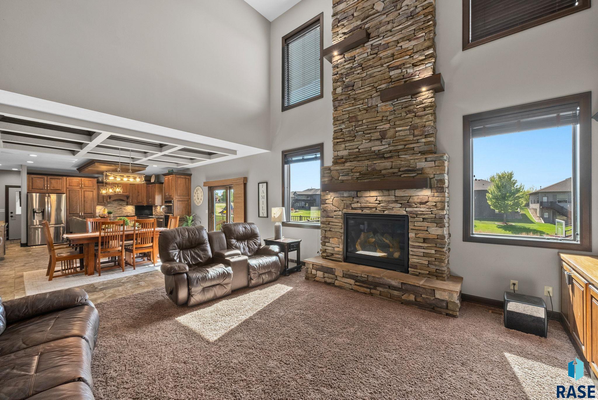 1301 Hyannis Port Ln, Sioux Falls
