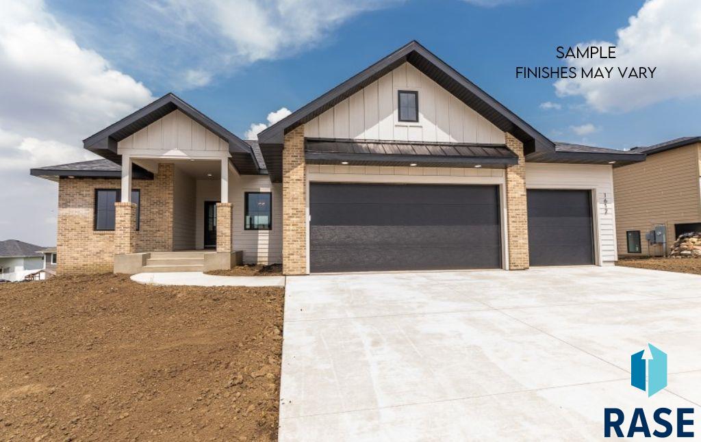 5600 E Saddle Ridge Cir, Sioux Falls