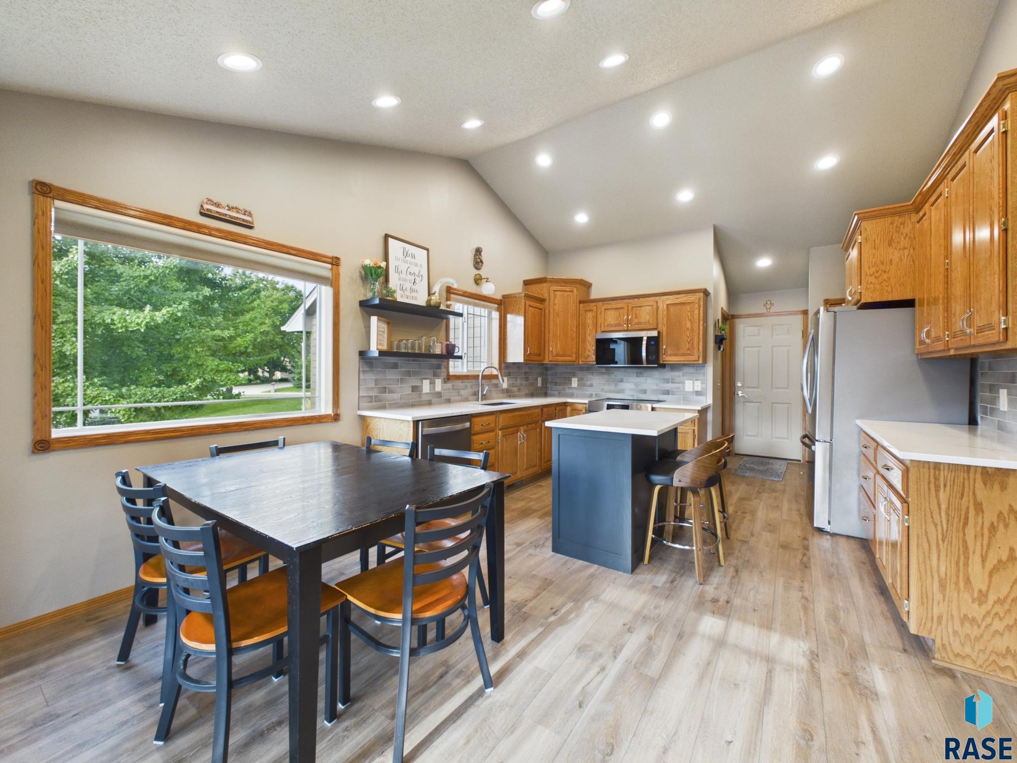 1312 Honeysuckle Trl, Sioux Falls