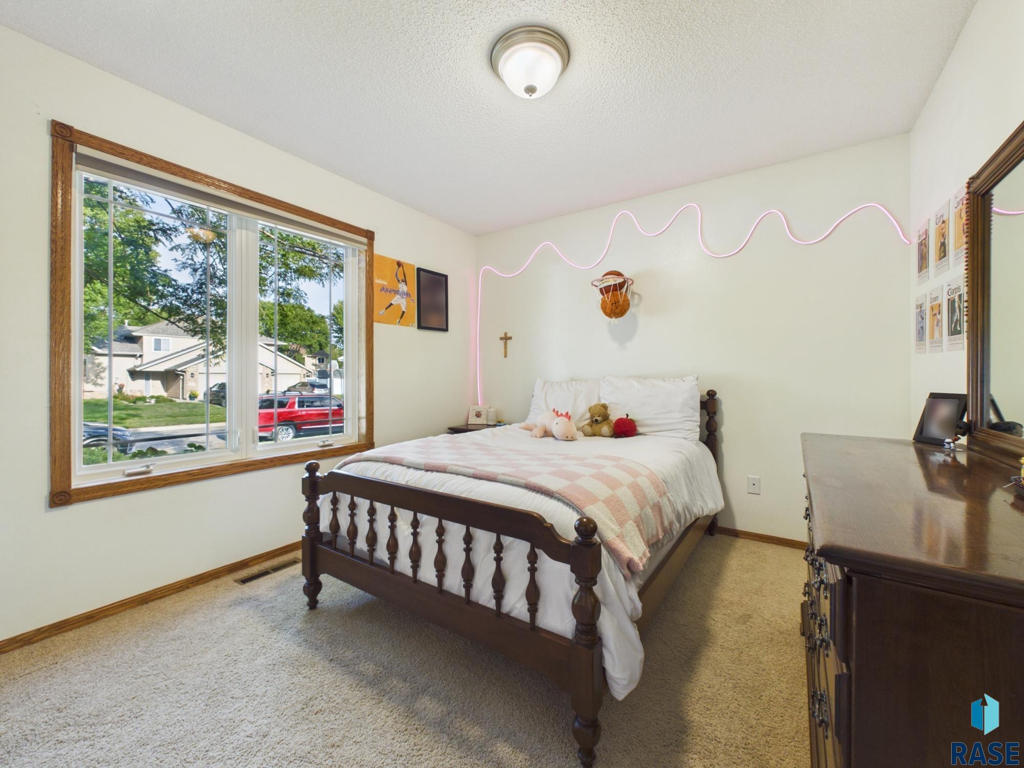 1312 Honeysuckle Trl, Sioux Falls
