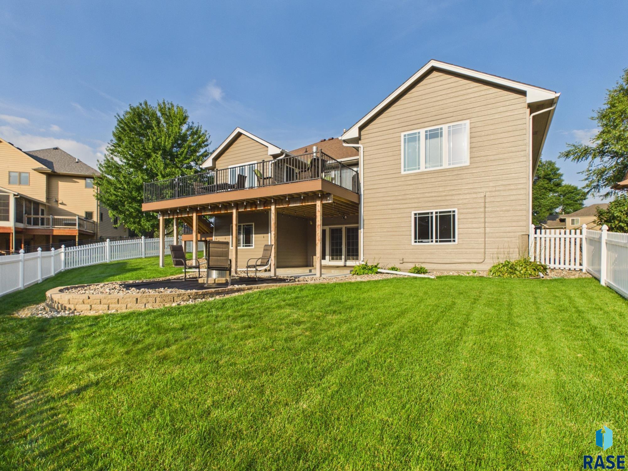 1312 Honeysuckle Trl, Sioux Falls