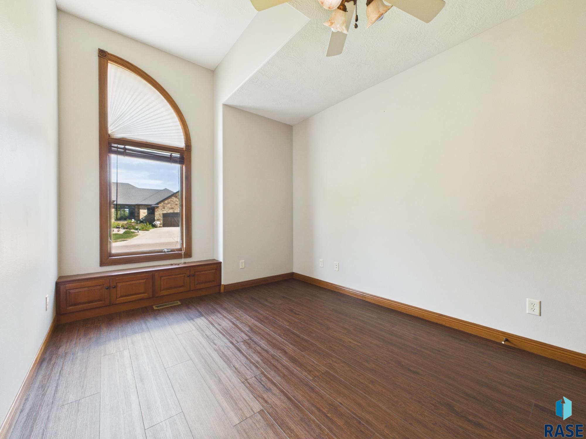 509 Horizon Cir, Sioux Falls