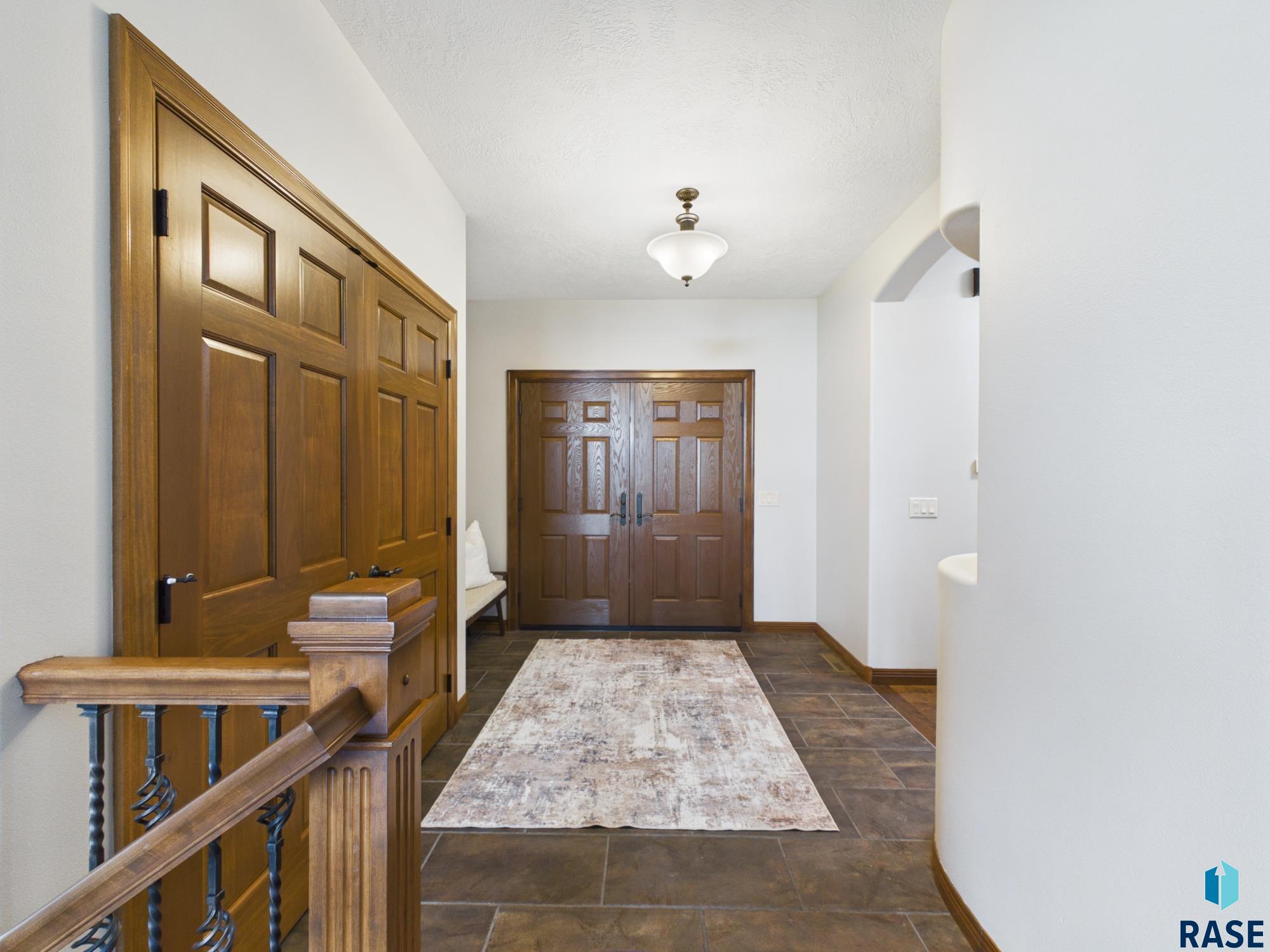 509 Horizon Cir, Sioux Falls