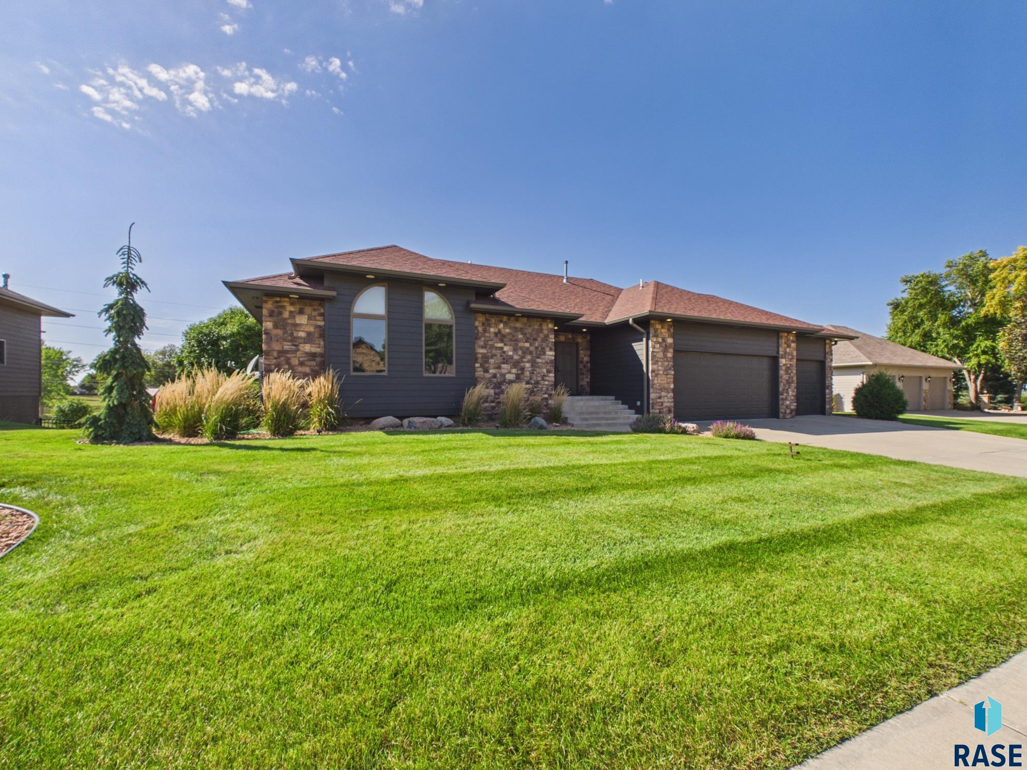 509 Horizon Cir, Sioux Falls