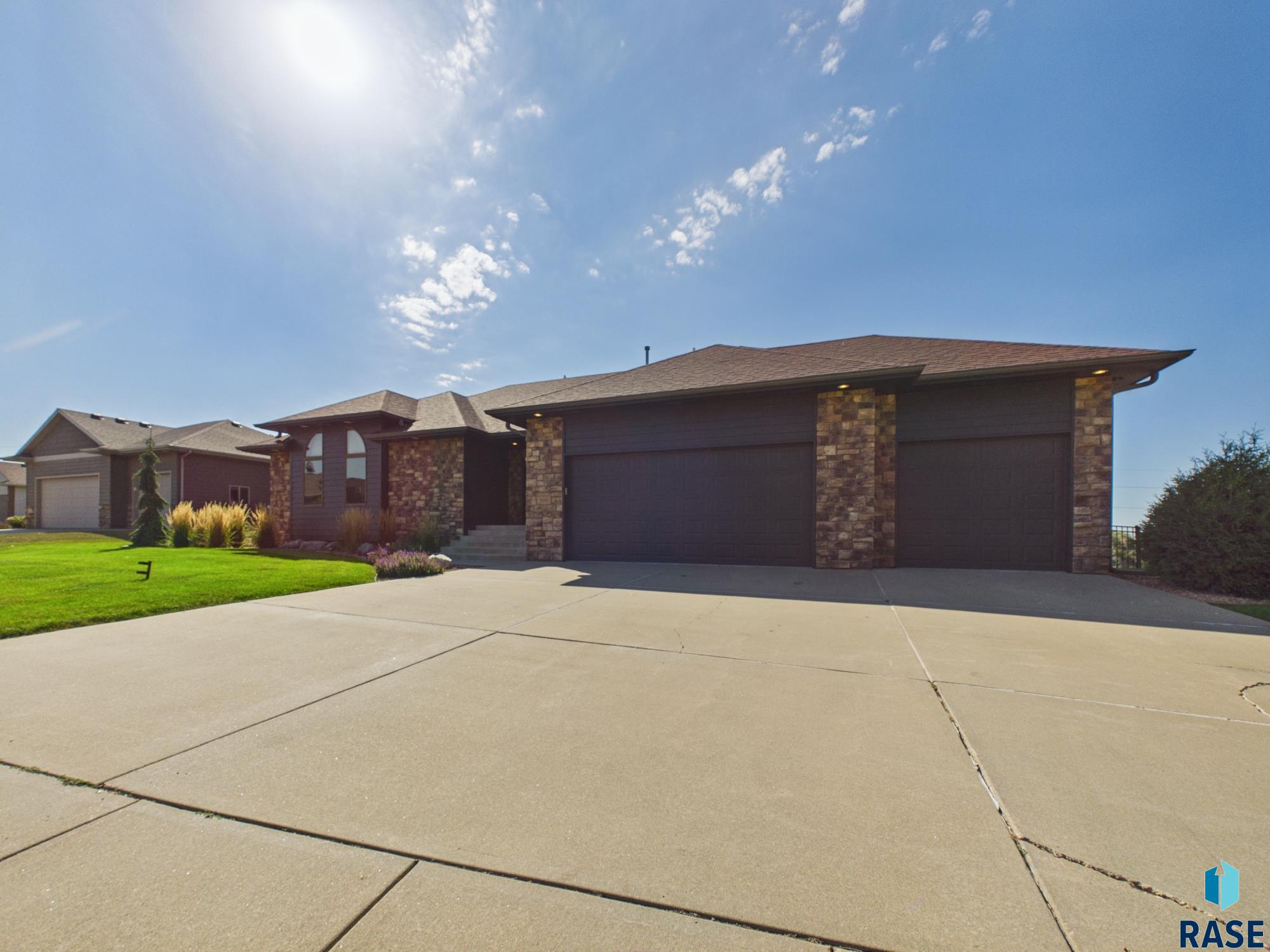 509 Horizon Cir, Sioux Falls