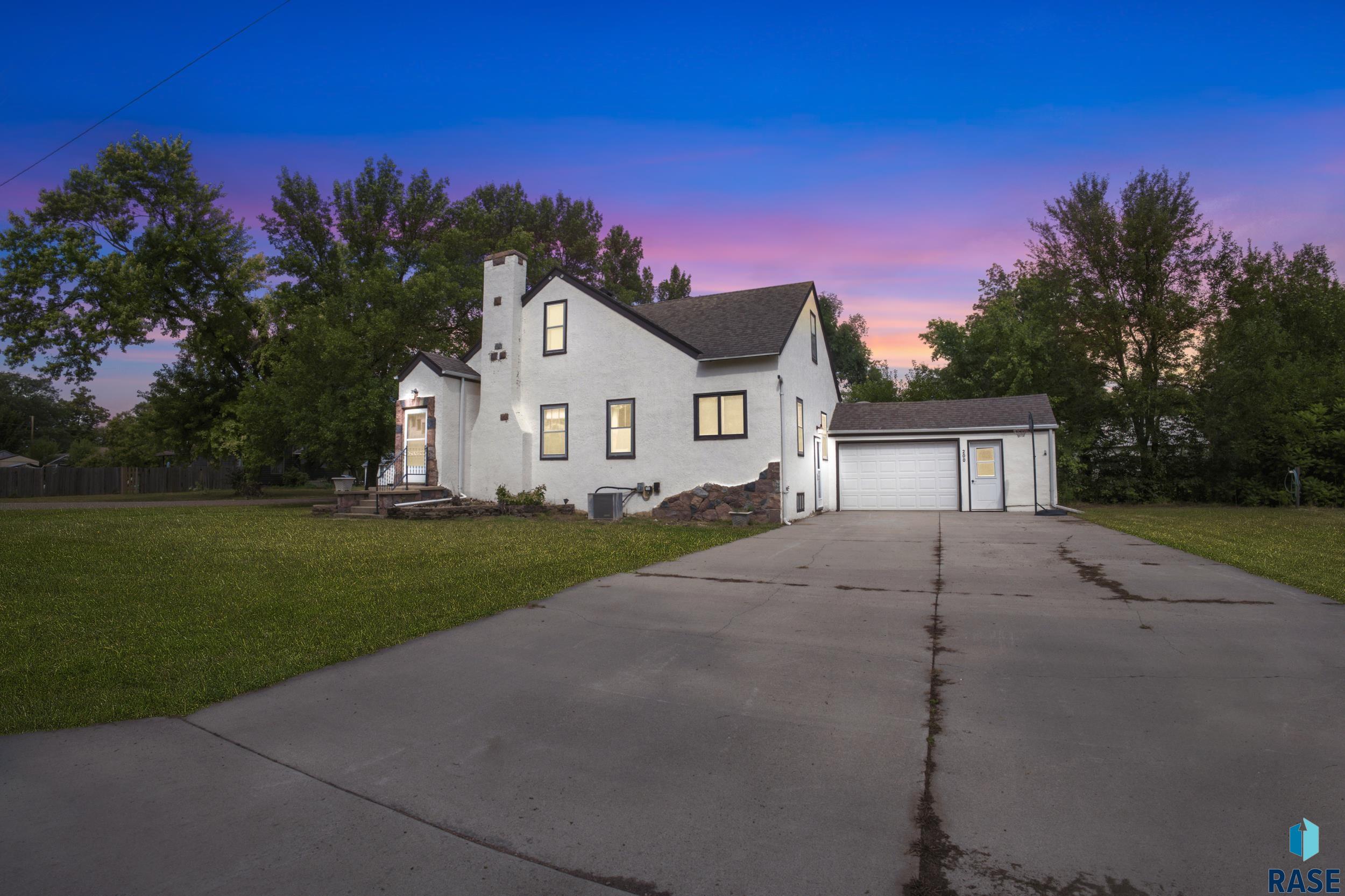 200 E 5th St, Marion