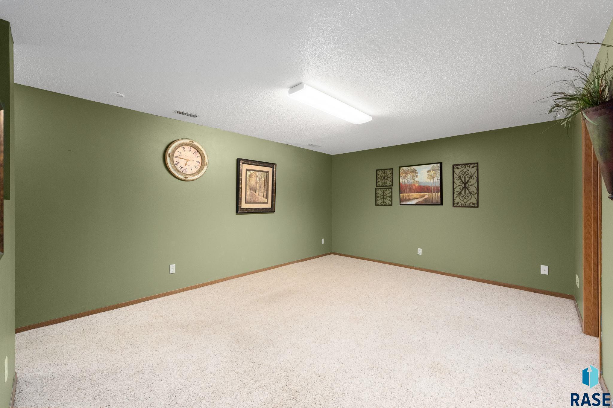4516 Belmont St, Sioux Falls