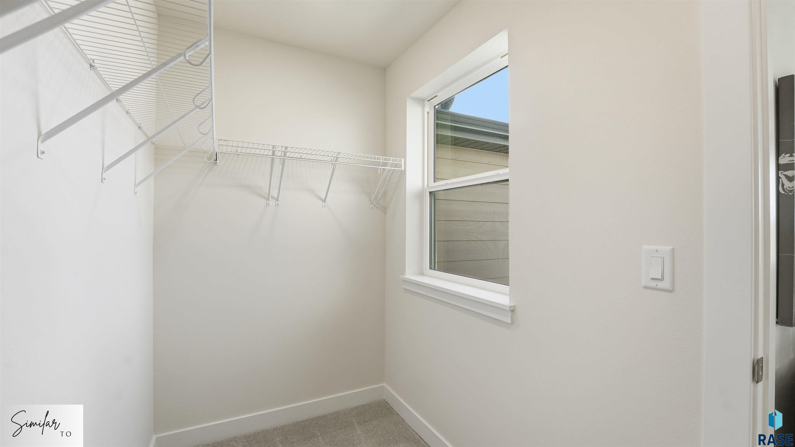 565 Prairieside Trl, Harrisburg