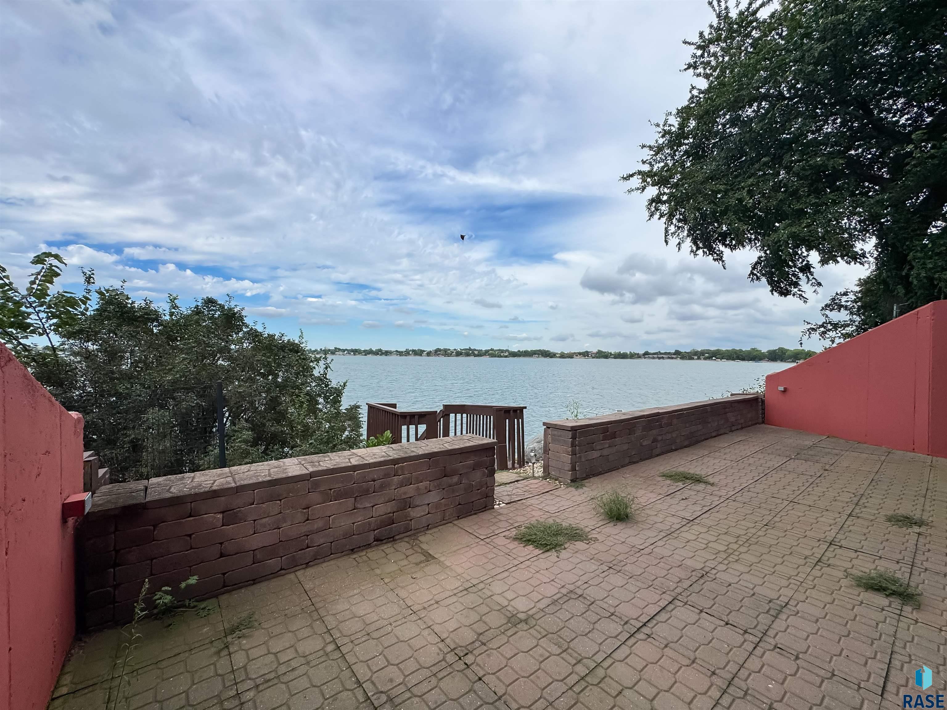 5361 S Shore Dr