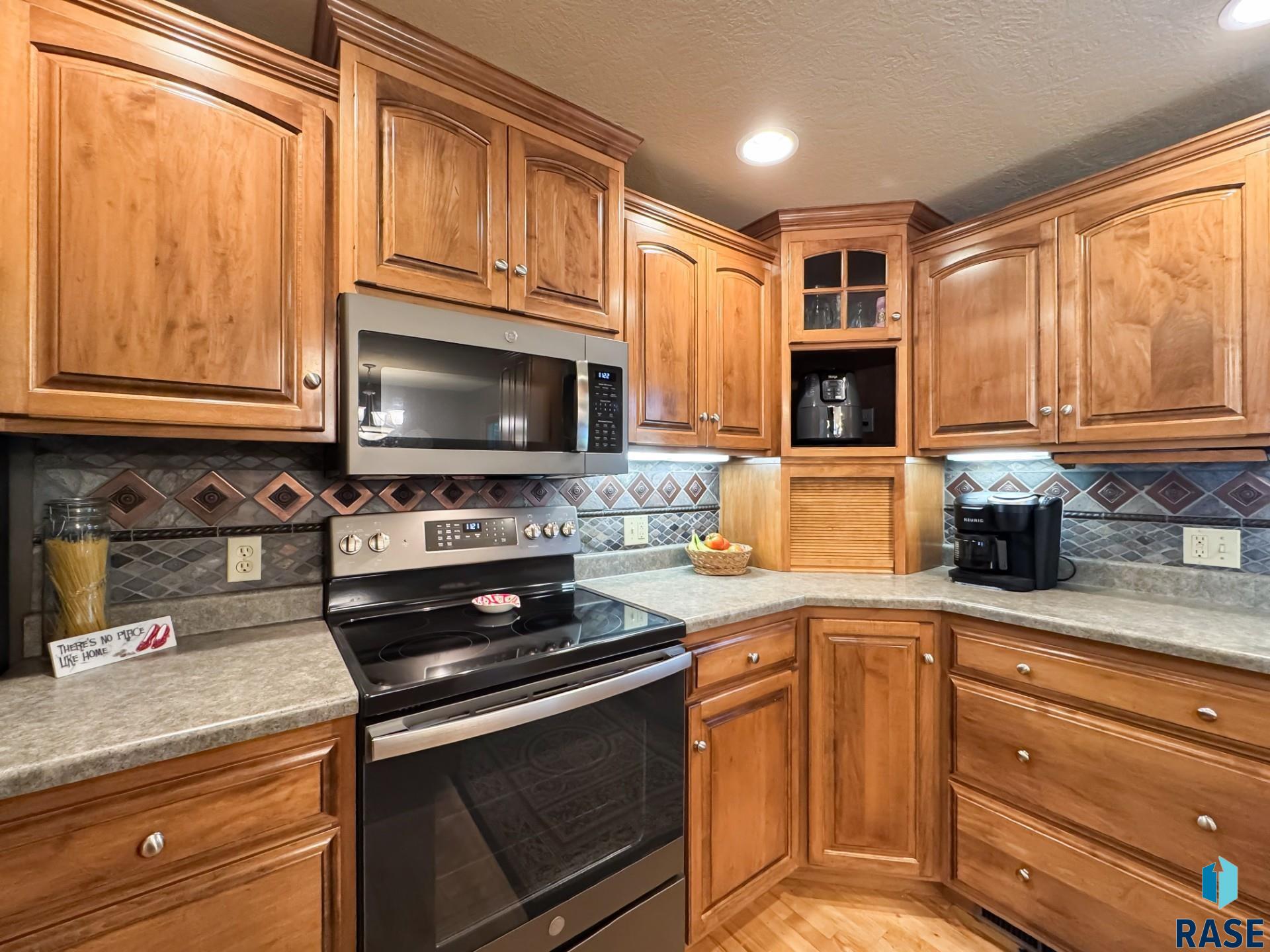 4905 E Cynthia Dr