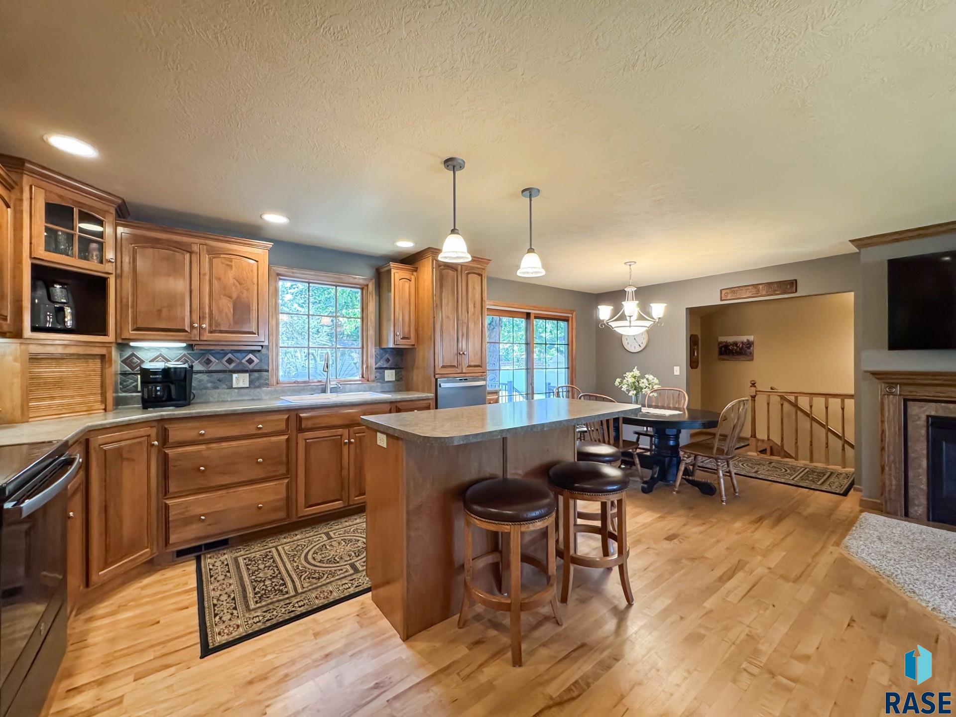 4905 E Cynthia Dr