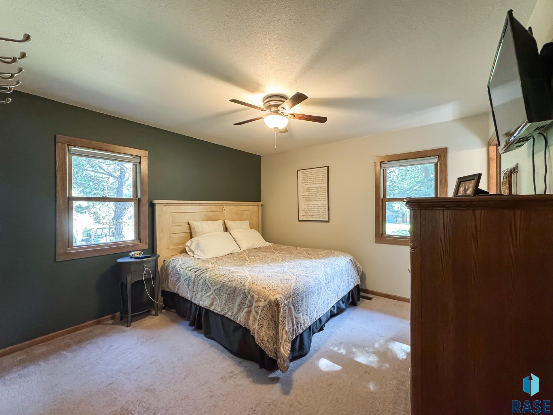 4905 E Cynthia Dr