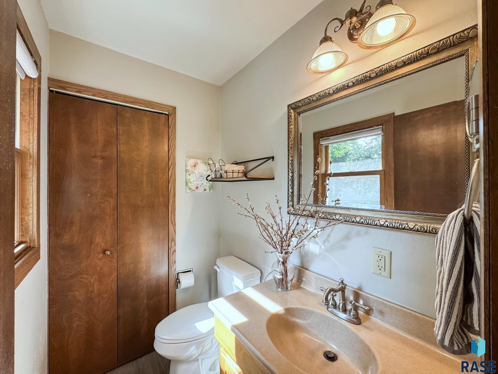 4905 E Cynthia Dr