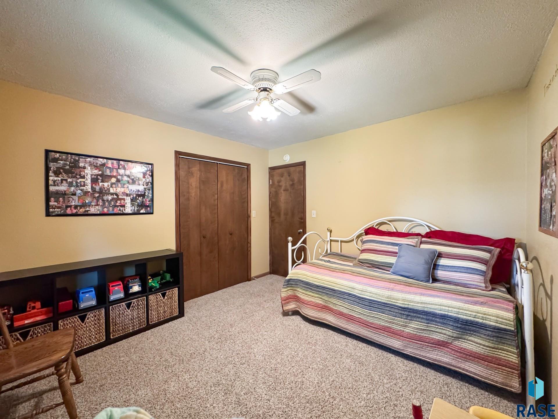 4905 E Cynthia Dr