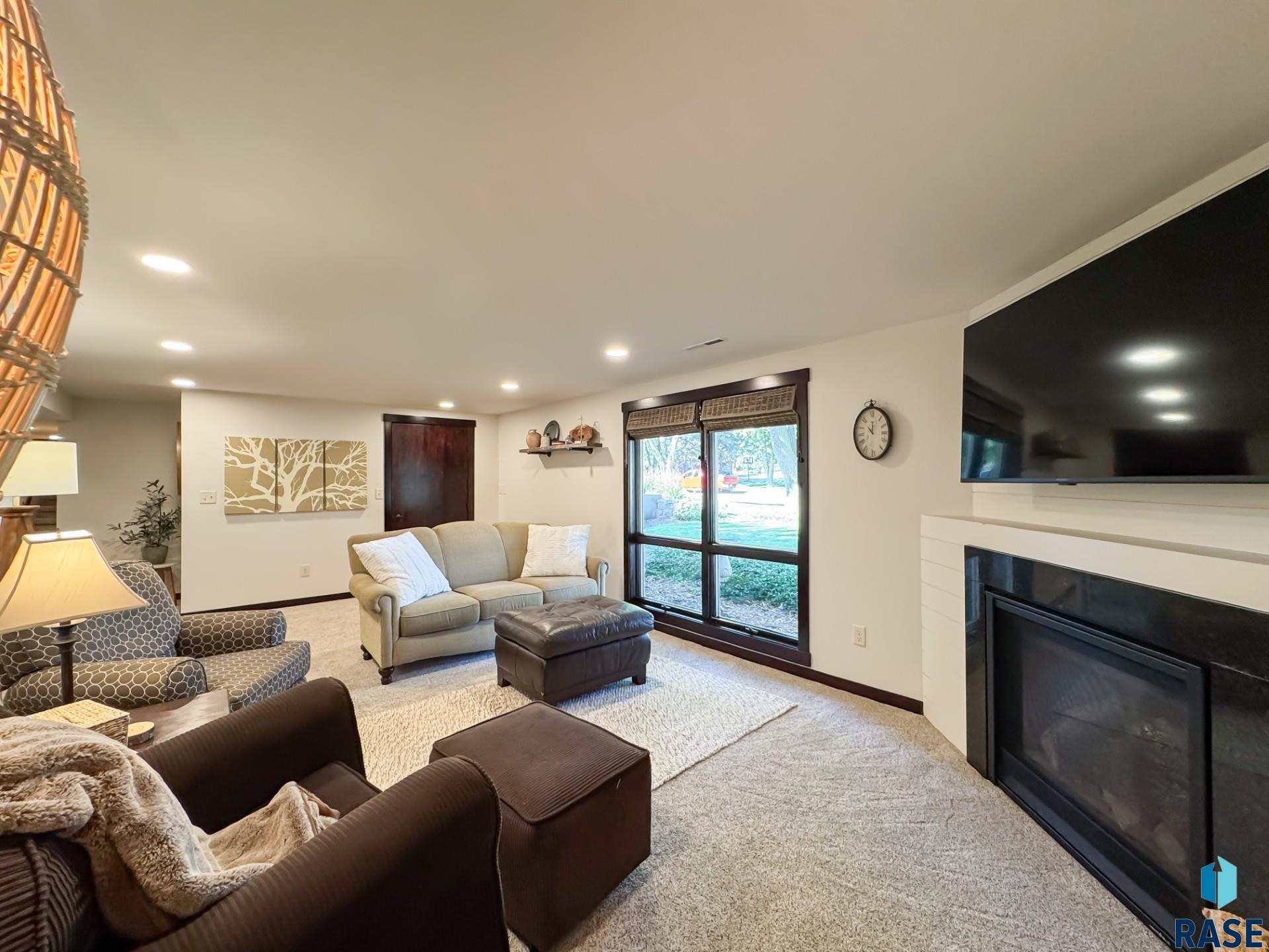 4905 E Cynthia Dr