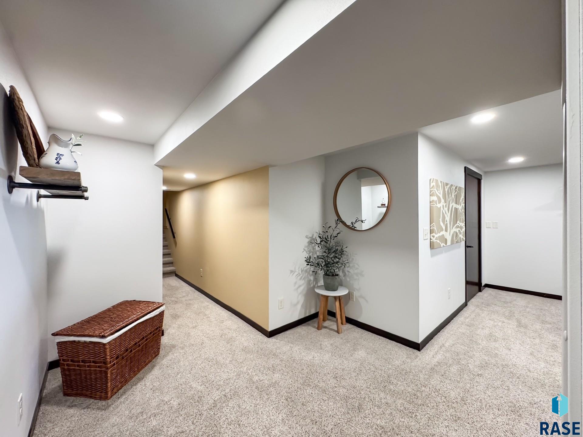 4905 E Cynthia Dr
