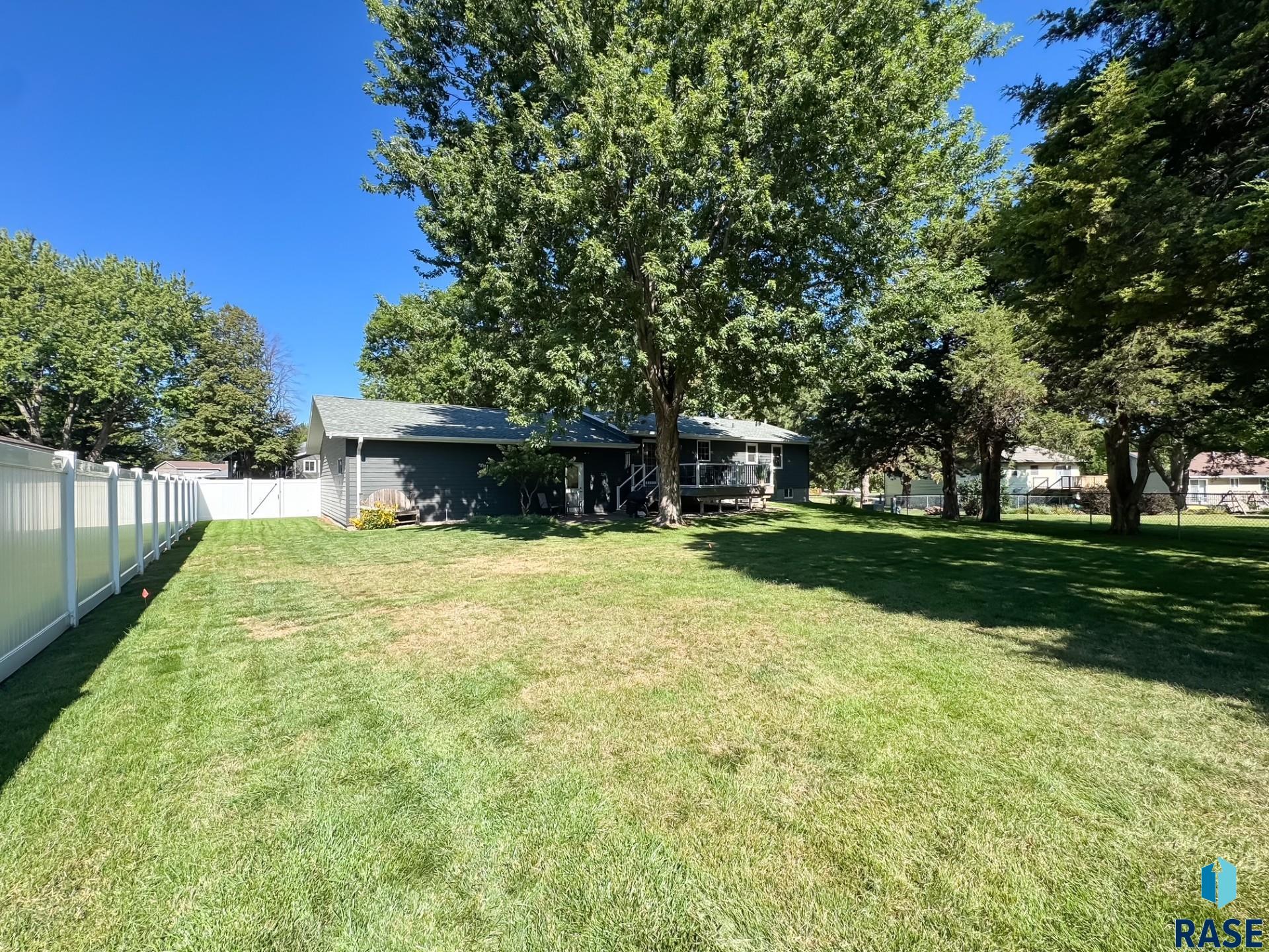 4905 E Cynthia Dr