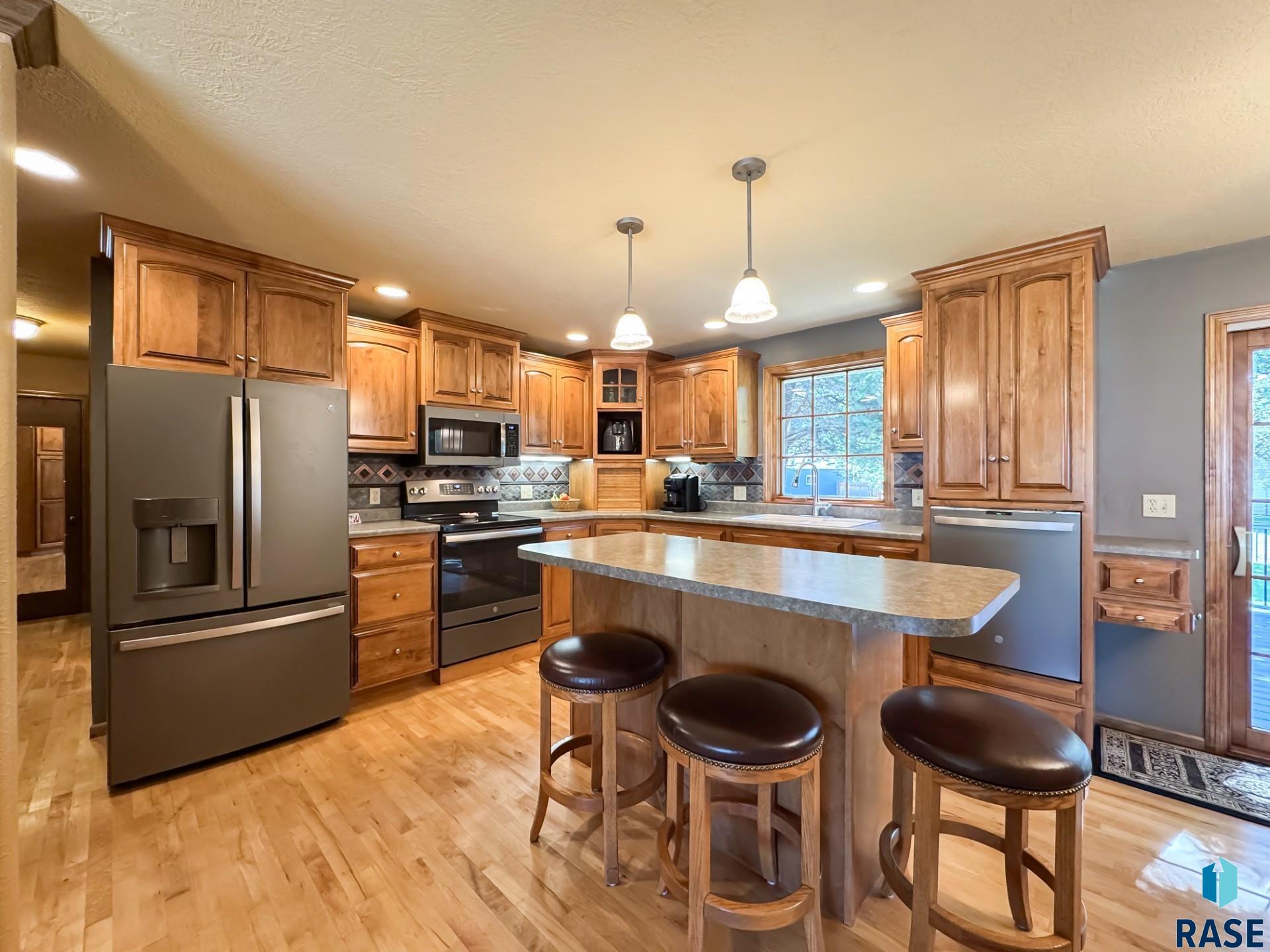 4905 E Cynthia Dr