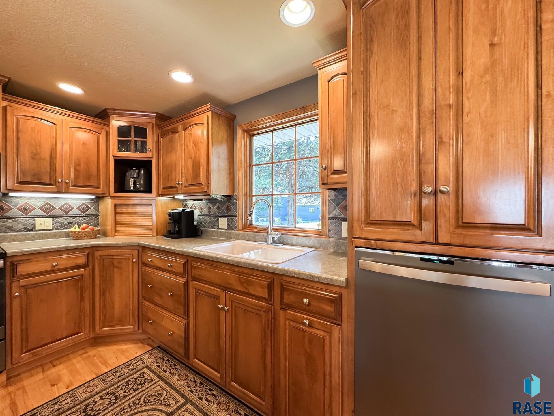4905 E Cynthia Dr