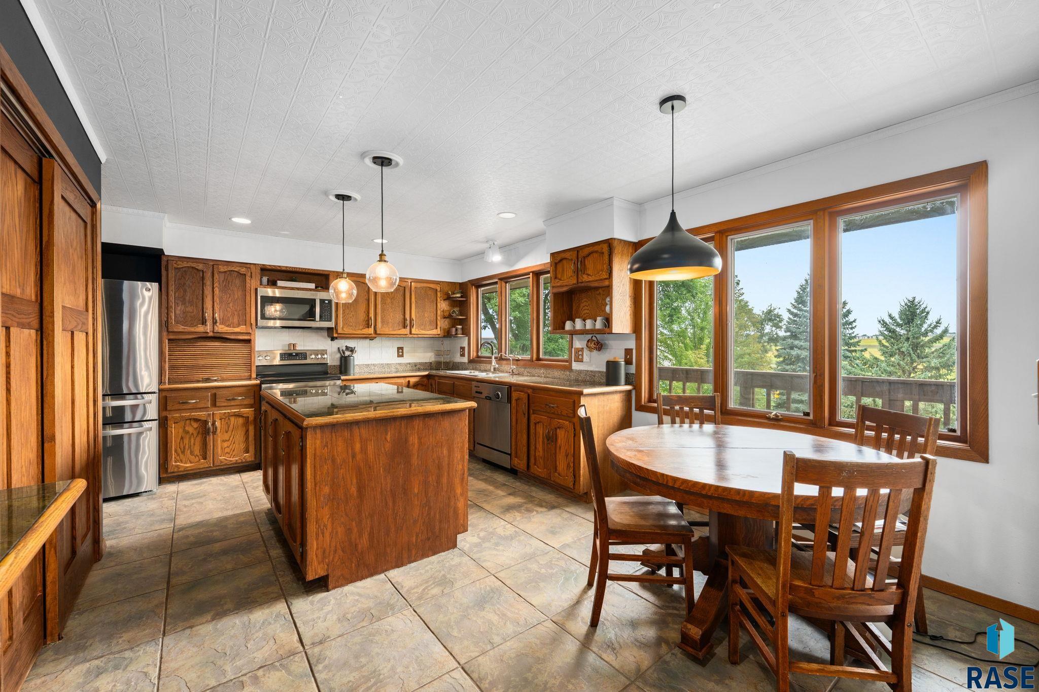 6908 Pine Lake Dr, Sioux Falls