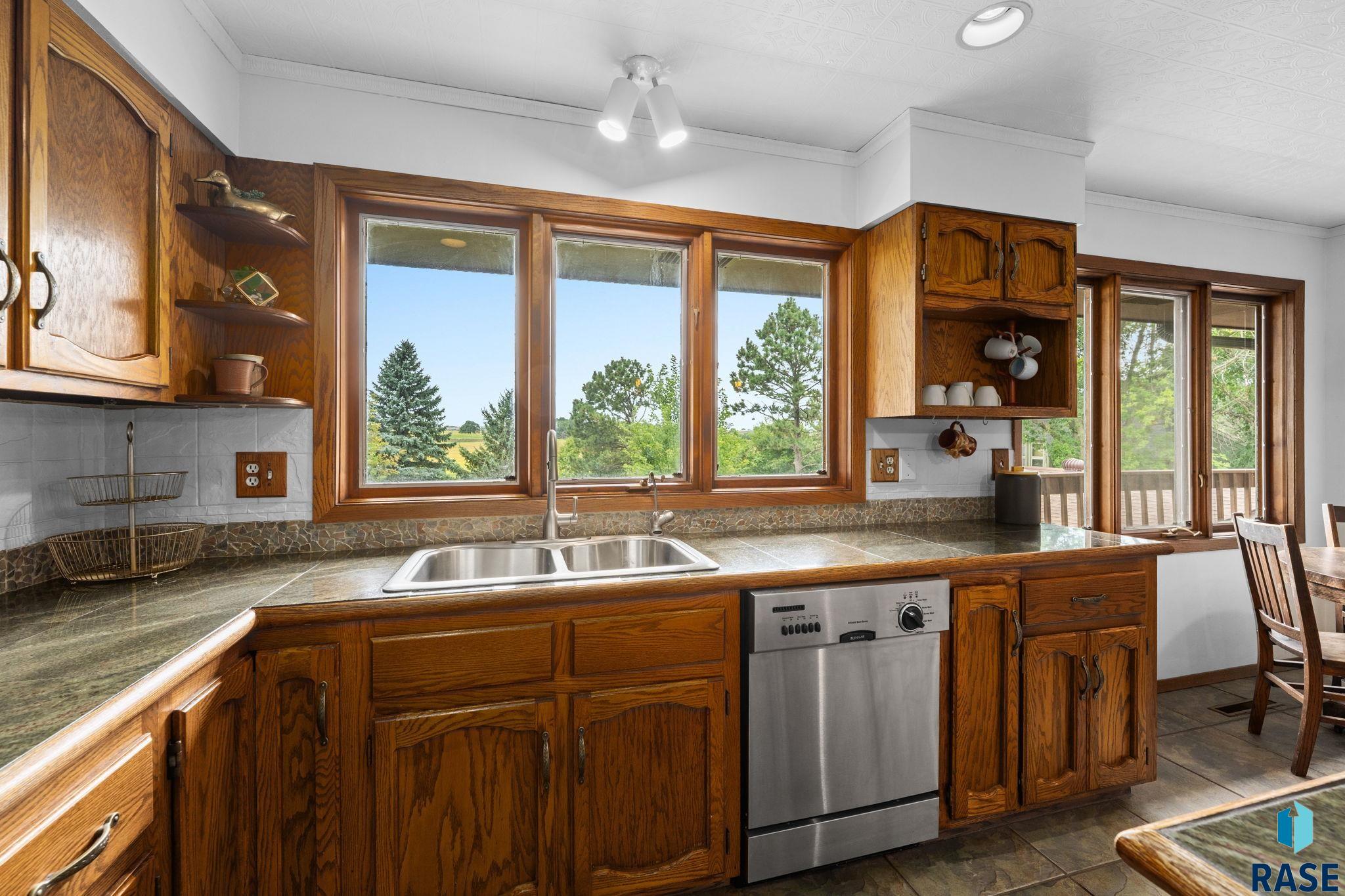 6908 Pine Lake Dr, Sioux Falls