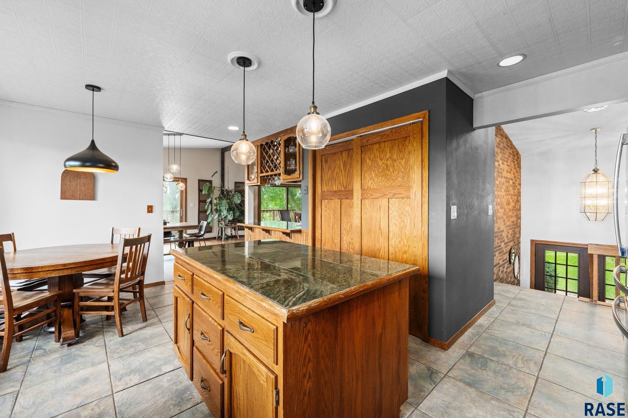 6908 Pine Lake Dr, Sioux Falls