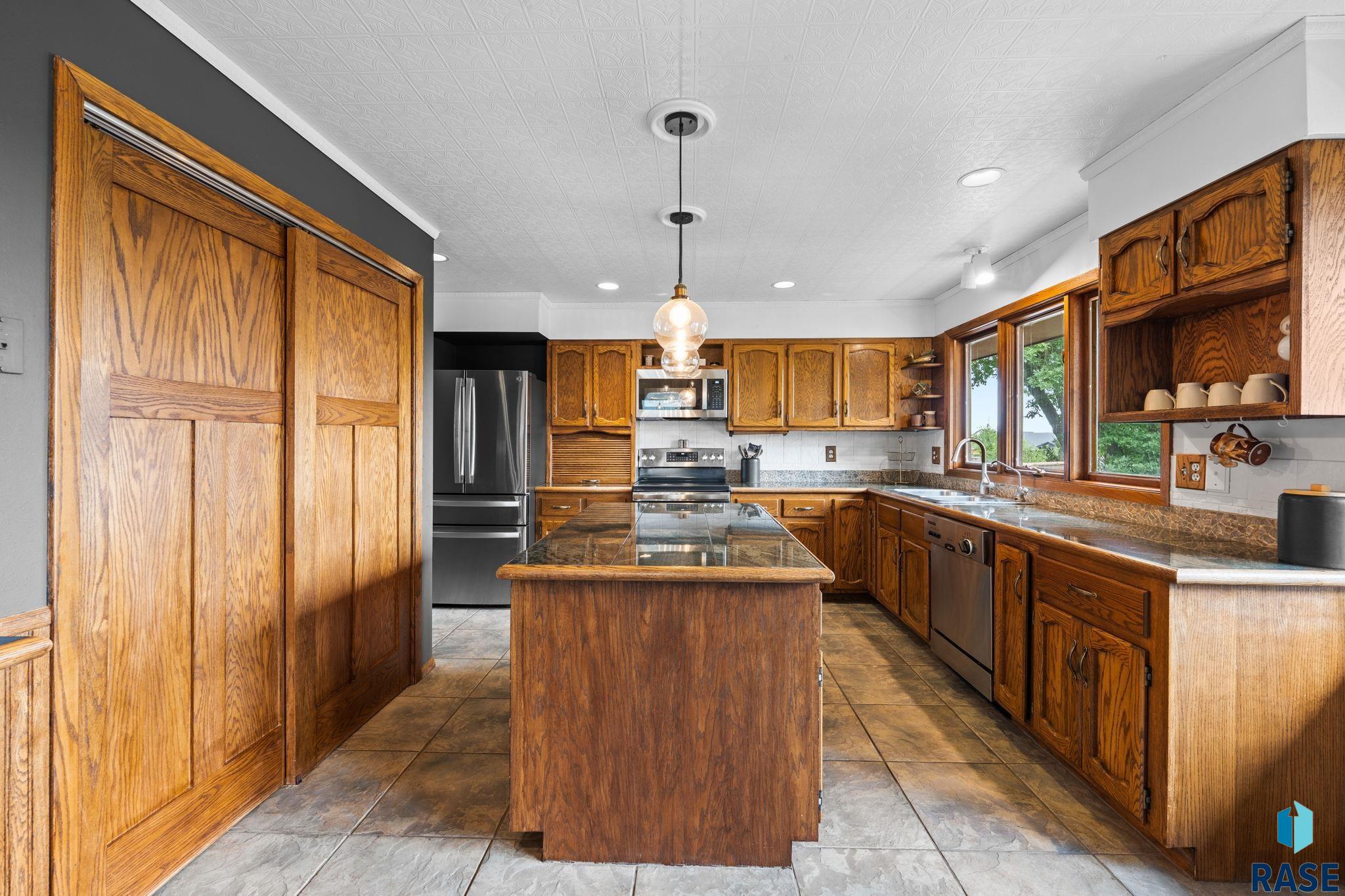 6908 Pine Lake Dr, Sioux Falls