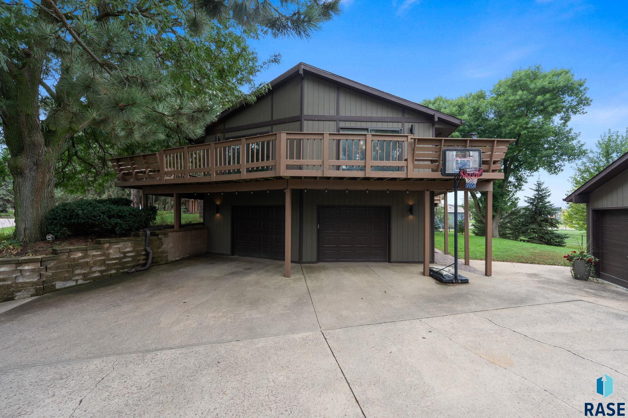 6908 Pine Lake Dr, Sioux Falls