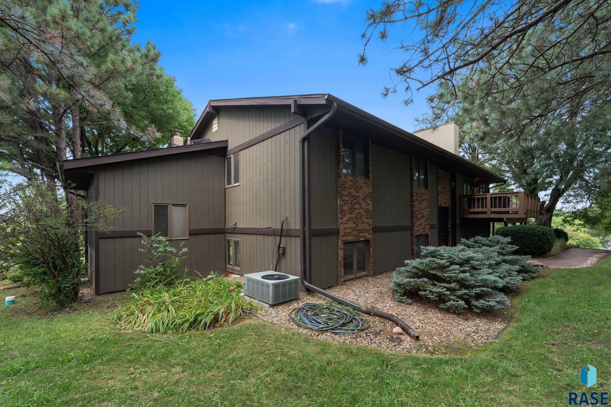6908 Pine Lake Dr, Sioux Falls