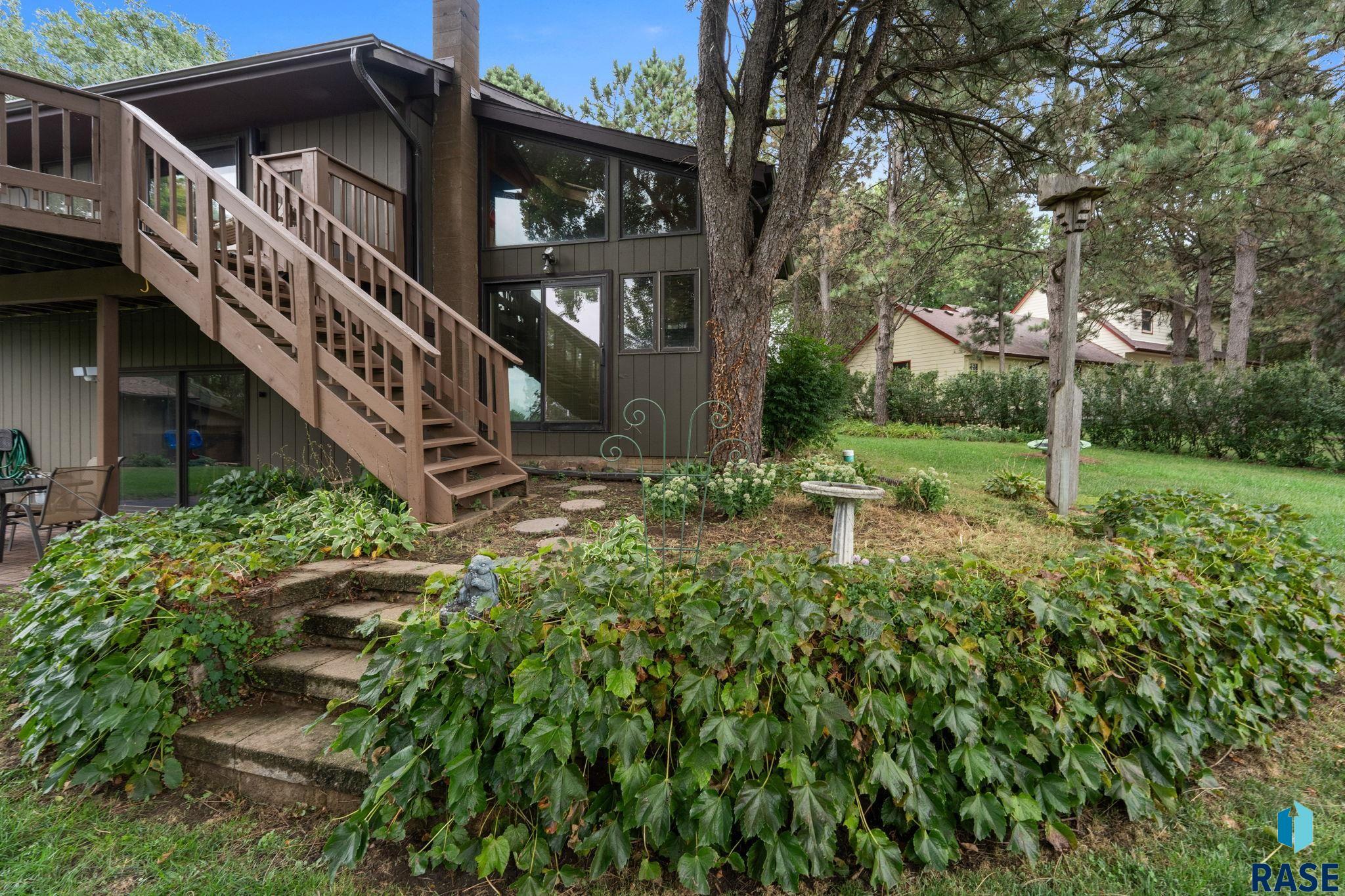 6908 Pine Lake Dr, Sioux Falls