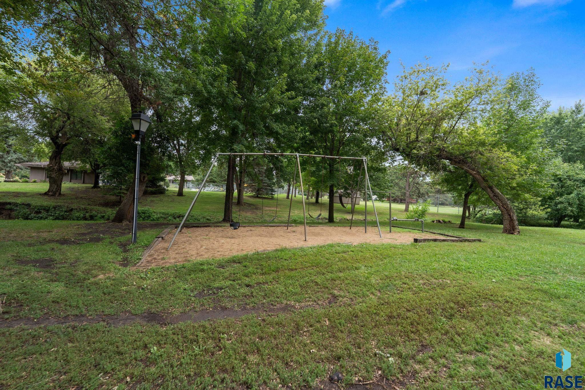 6908 Pine Lake Dr, Sioux Falls