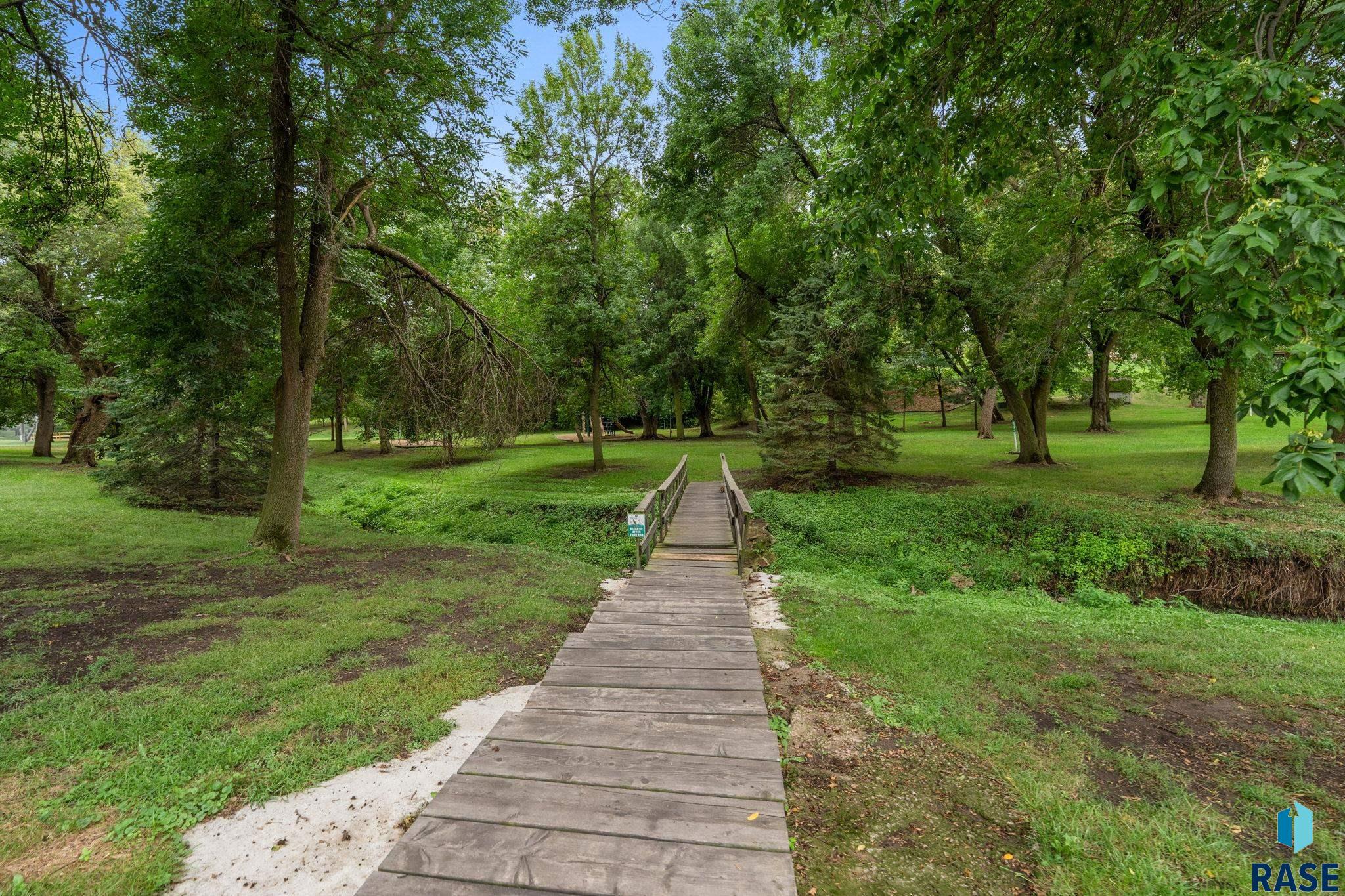6908 Pine Lake Dr, Sioux Falls
