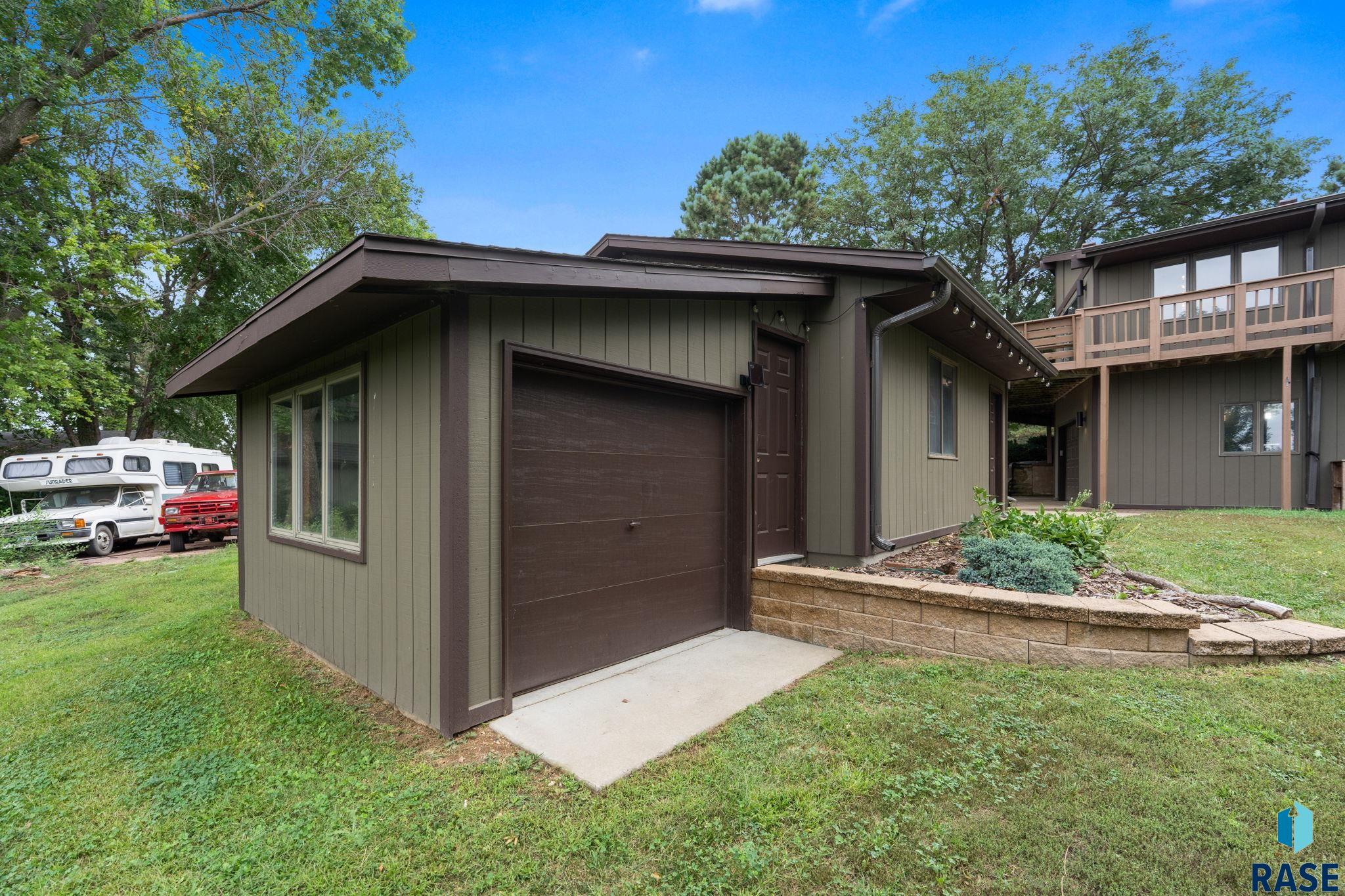 6908 Pine Lake Dr, Sioux Falls