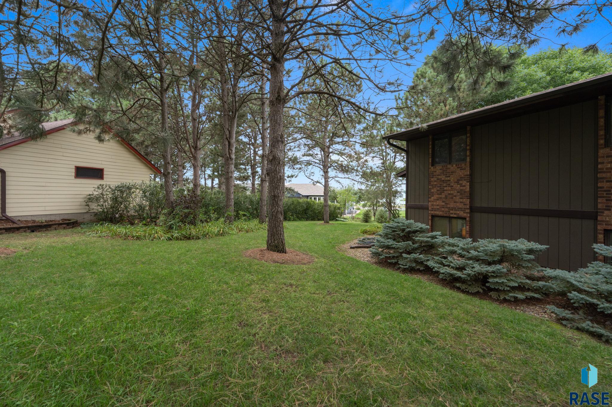 6908 Pine Lake Dr, Sioux Falls