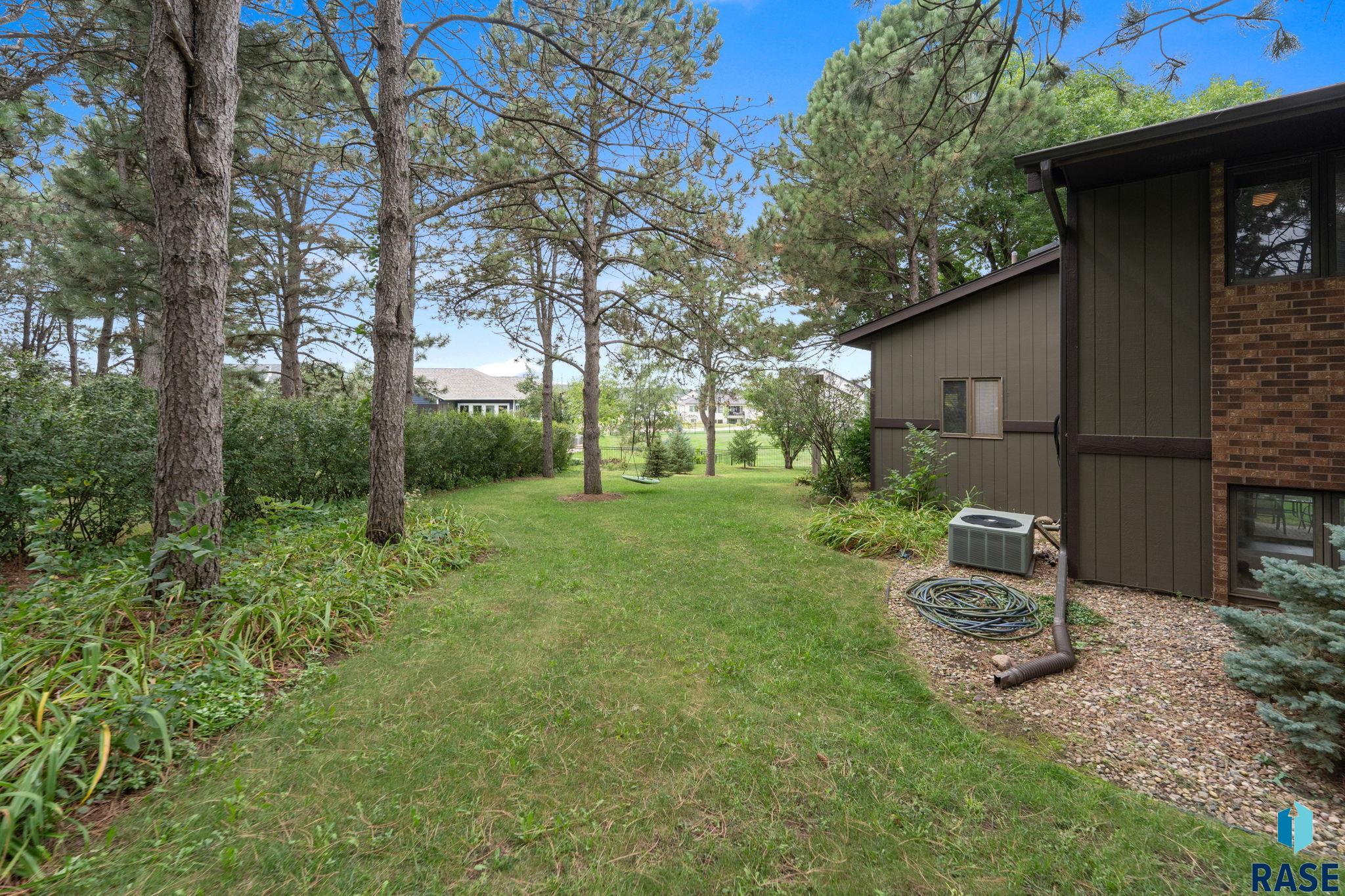 6908 Pine Lake Dr, Sioux Falls
