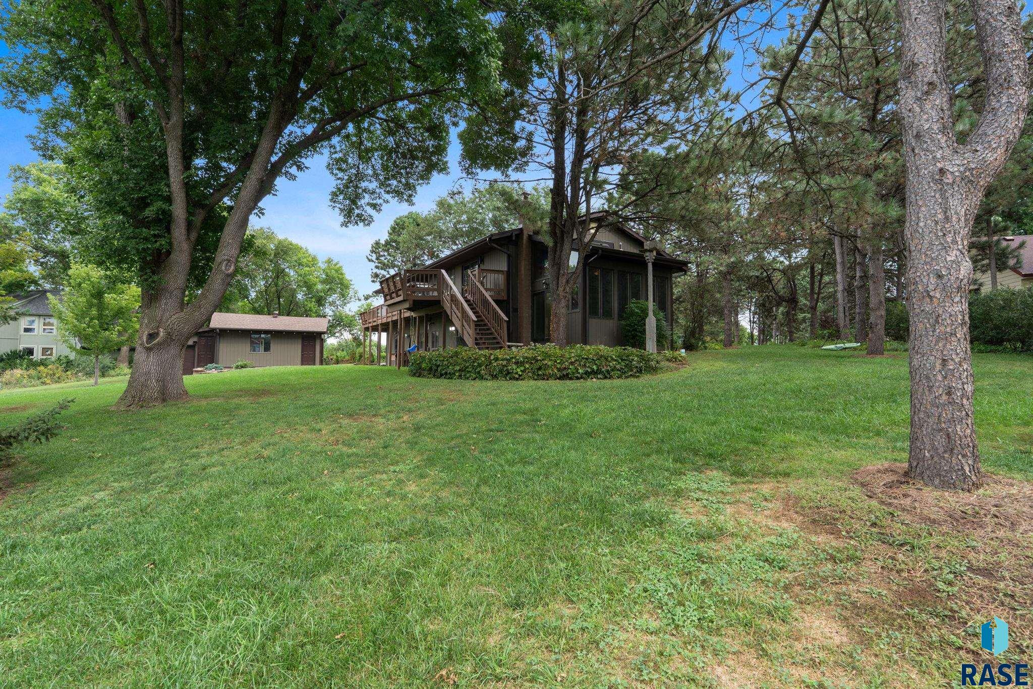6908 Pine Lake Dr, Sioux Falls