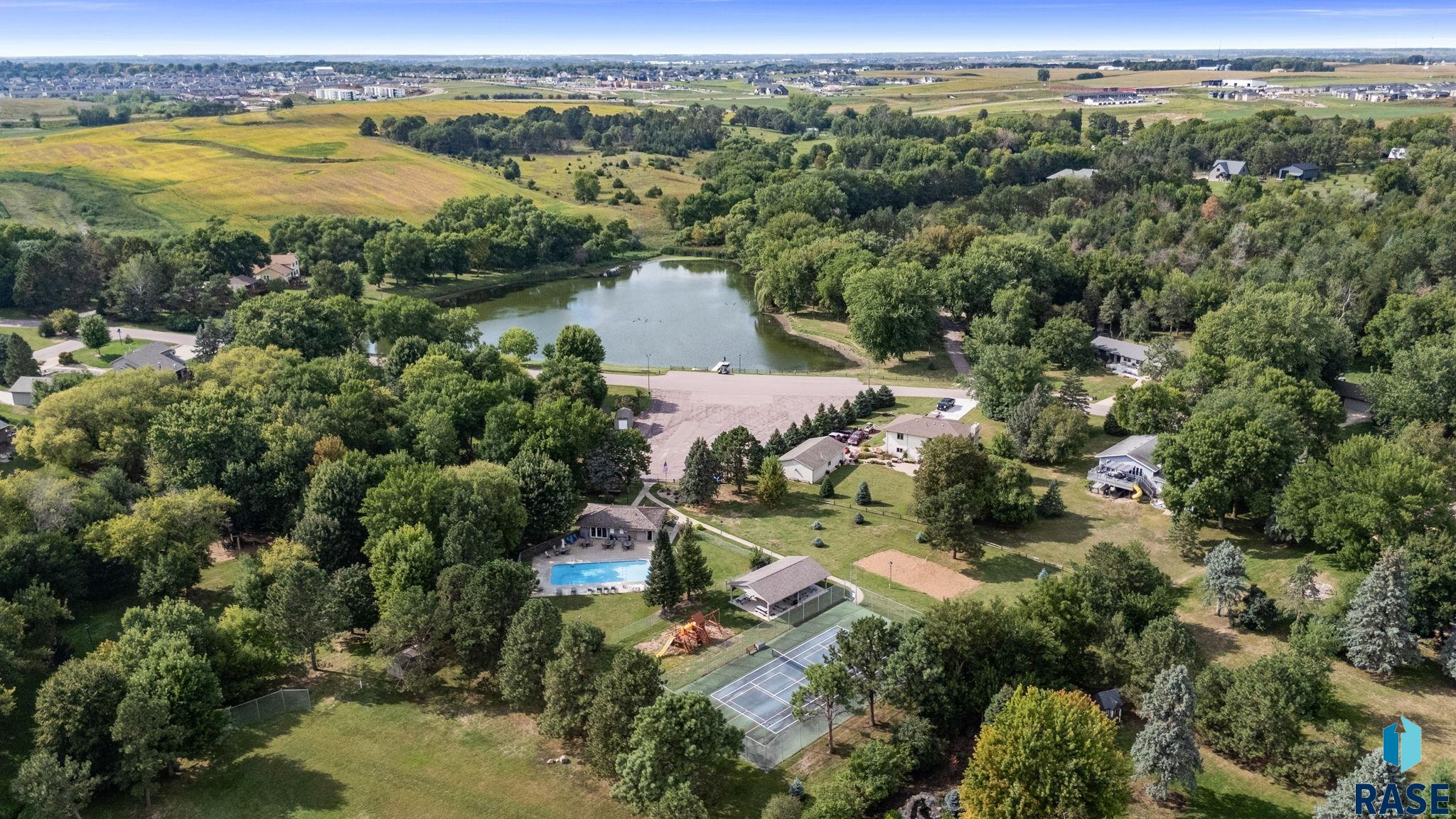6908 Pine Lake Dr, Sioux Falls