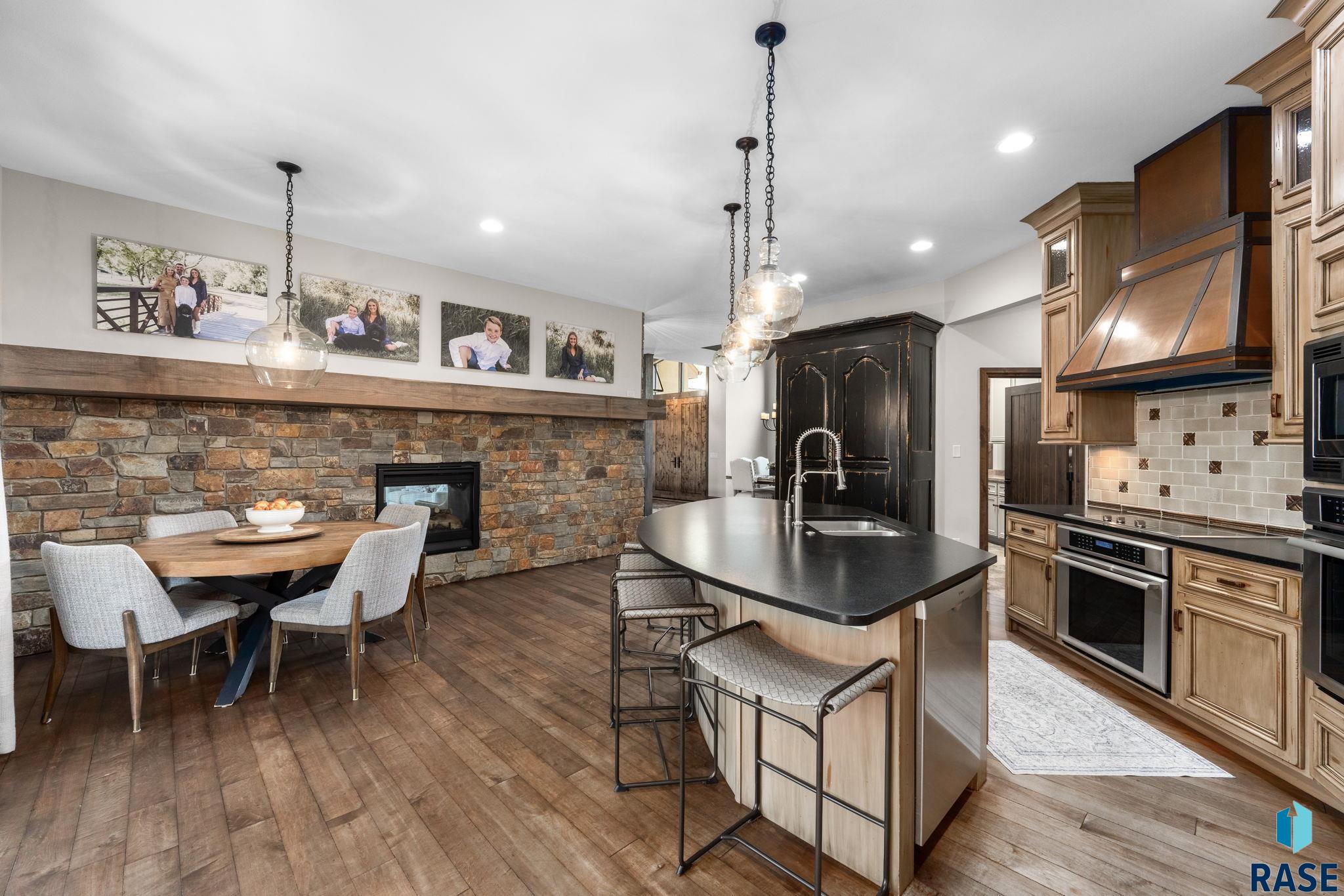 5905 Grand Prairie Dr, Sioux Falls