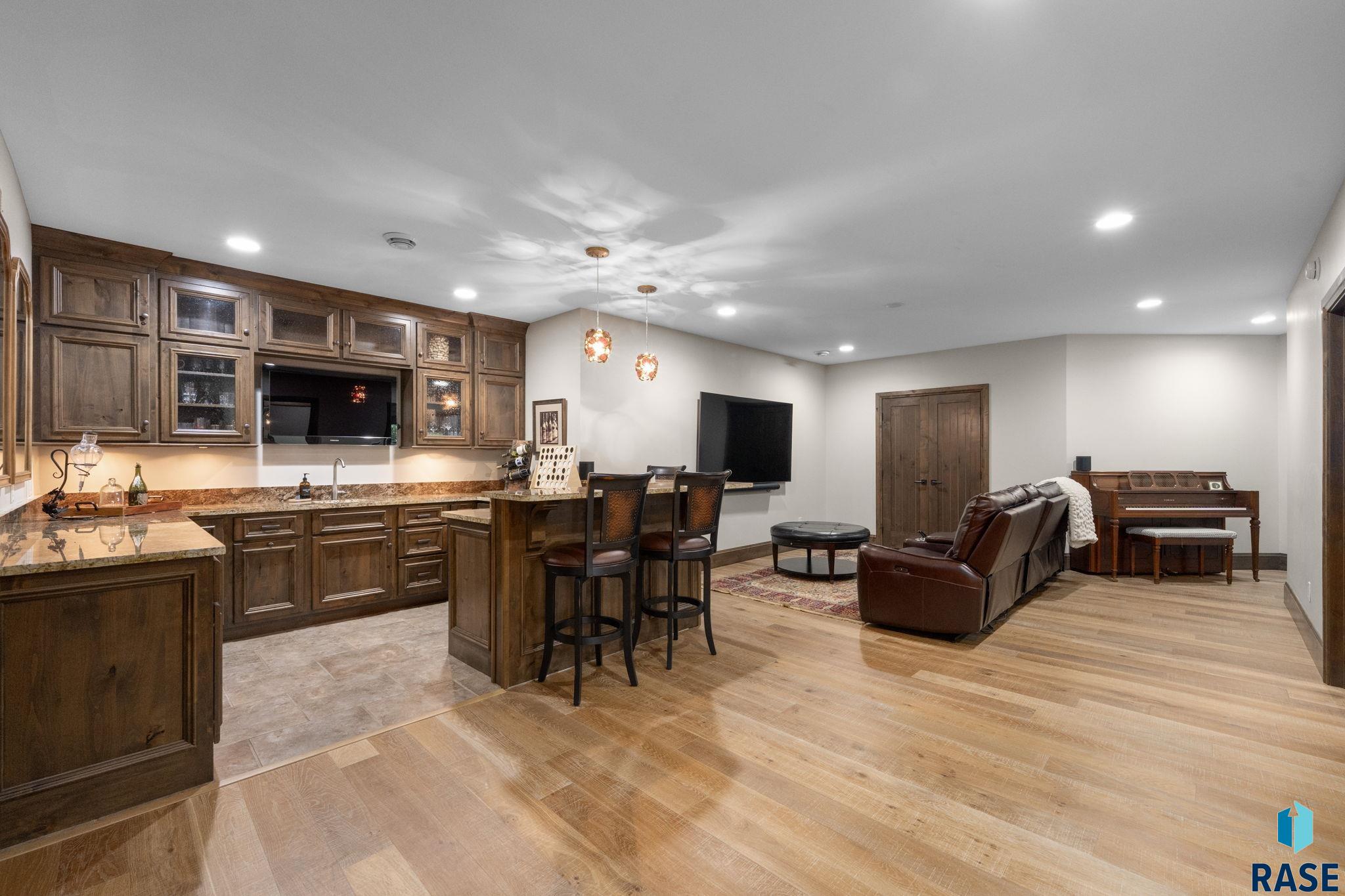 5905 Grand Prairie Dr, Sioux Falls