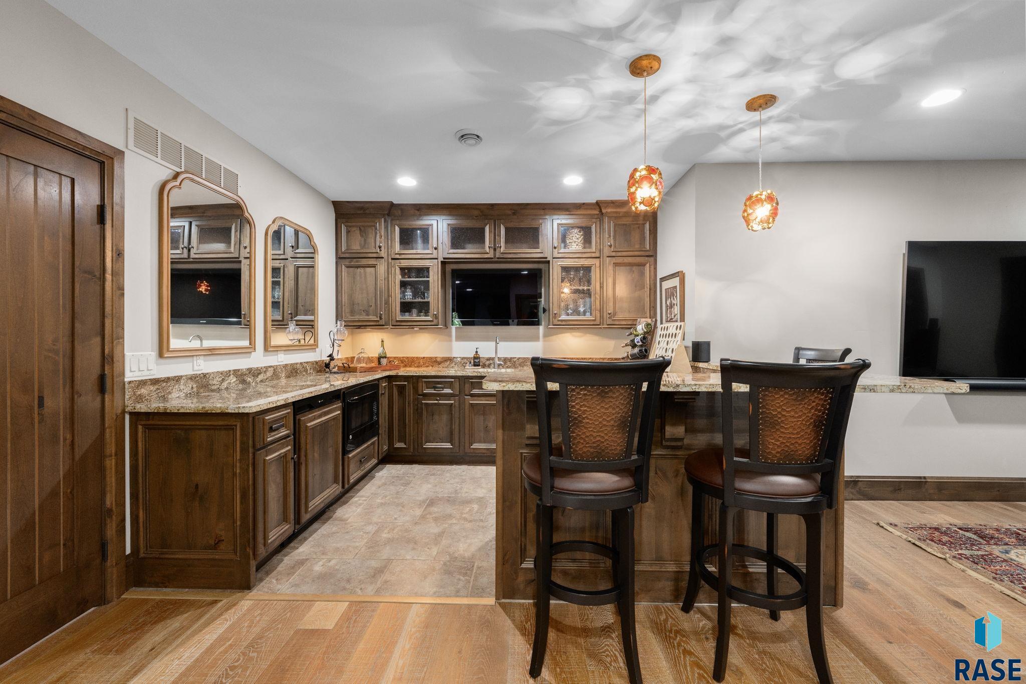 5905 Grand Prairie Dr, Sioux Falls